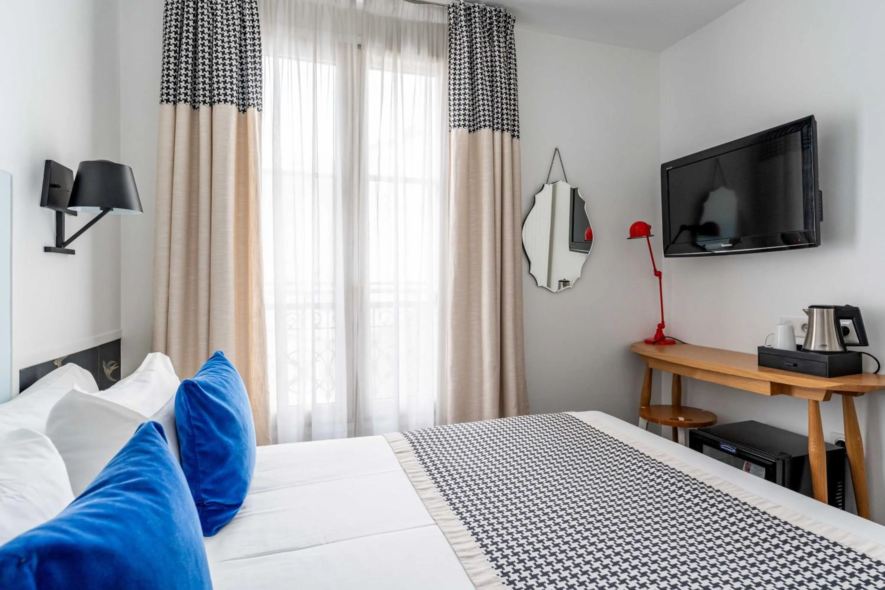 Bedroom, Bed in Hotel George - Astotel