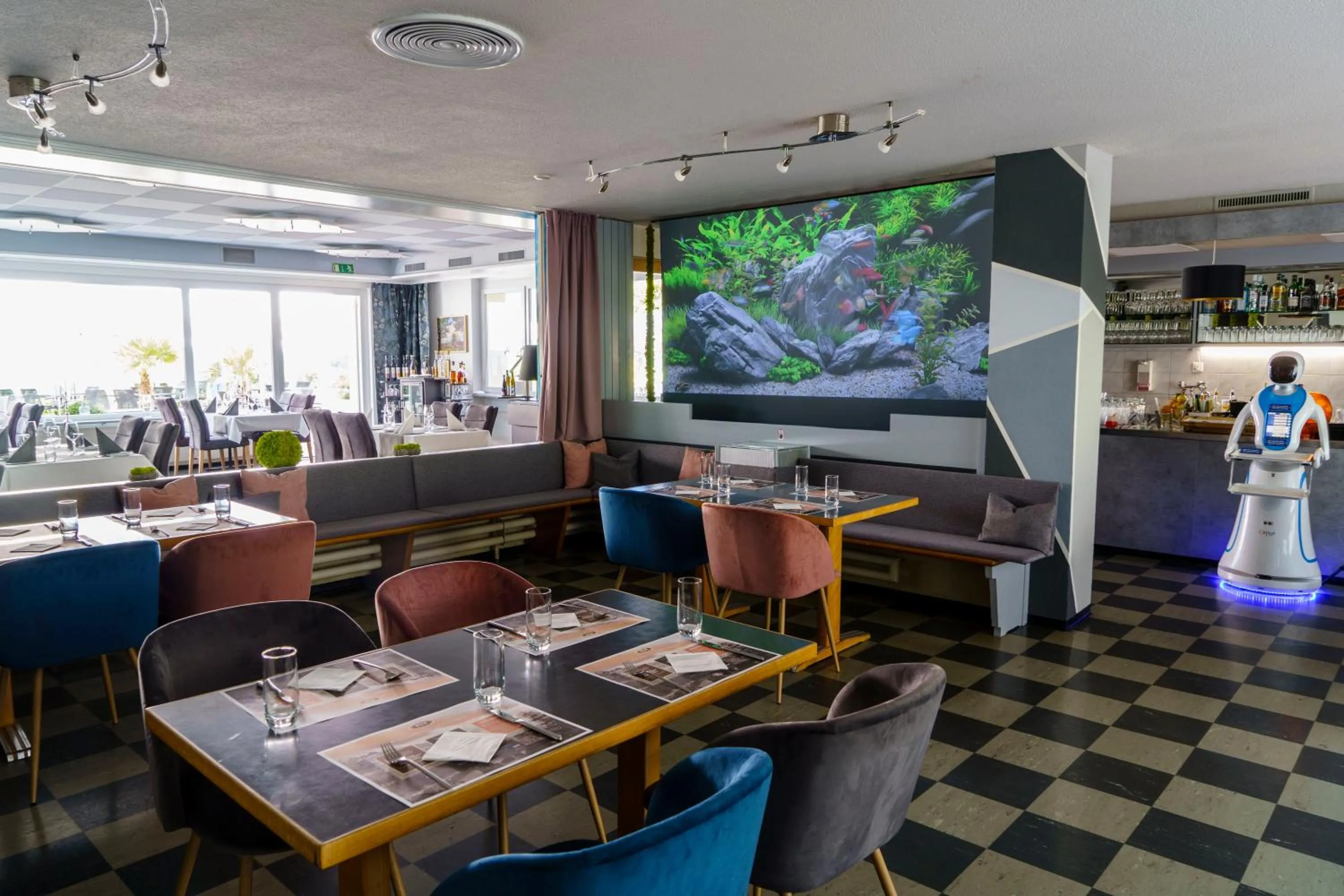 Restaurant/places to eat in Seeblick SMART Hotel Rössli