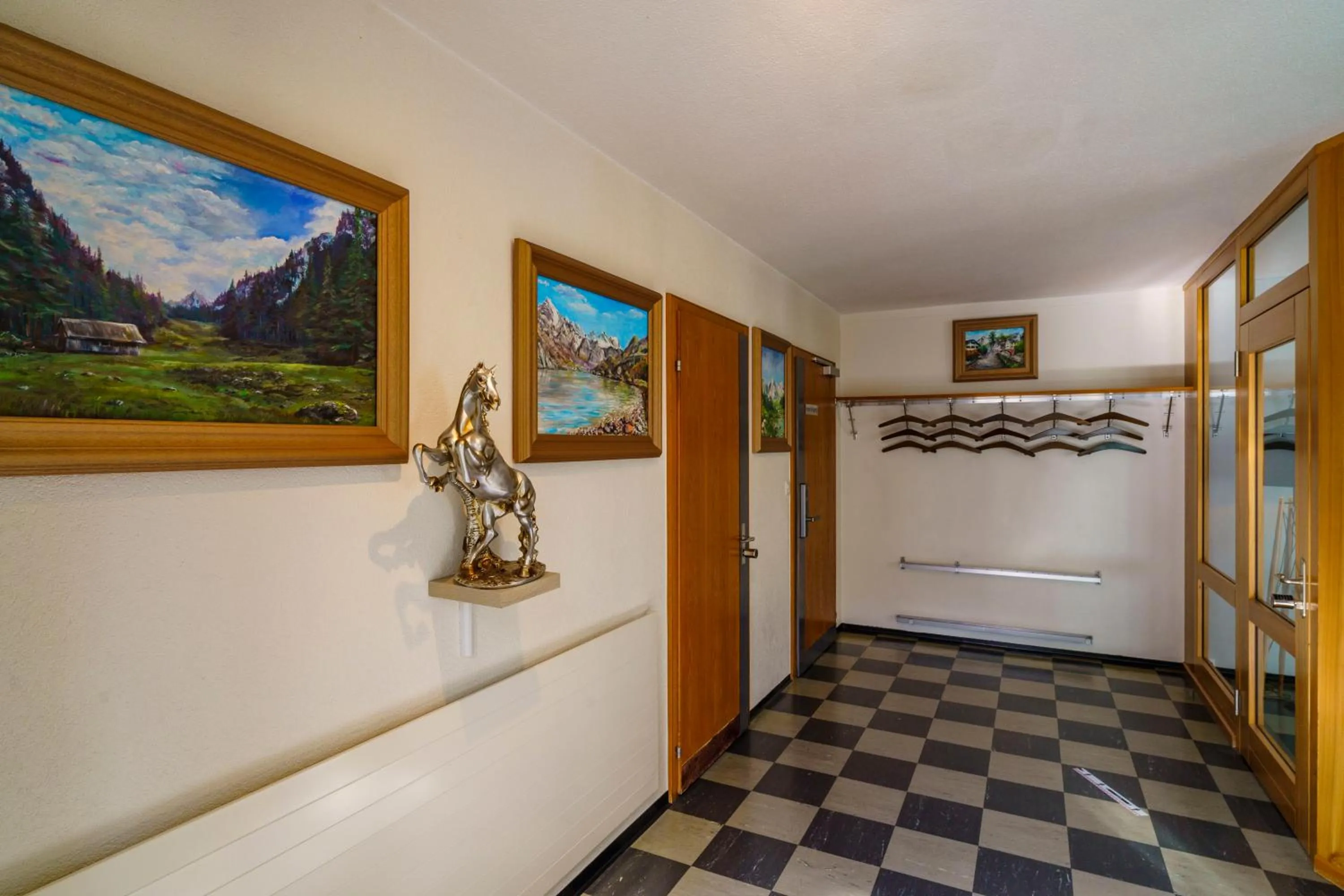 Restaurant/places to eat in Seeblick SMART Hotel Rössli