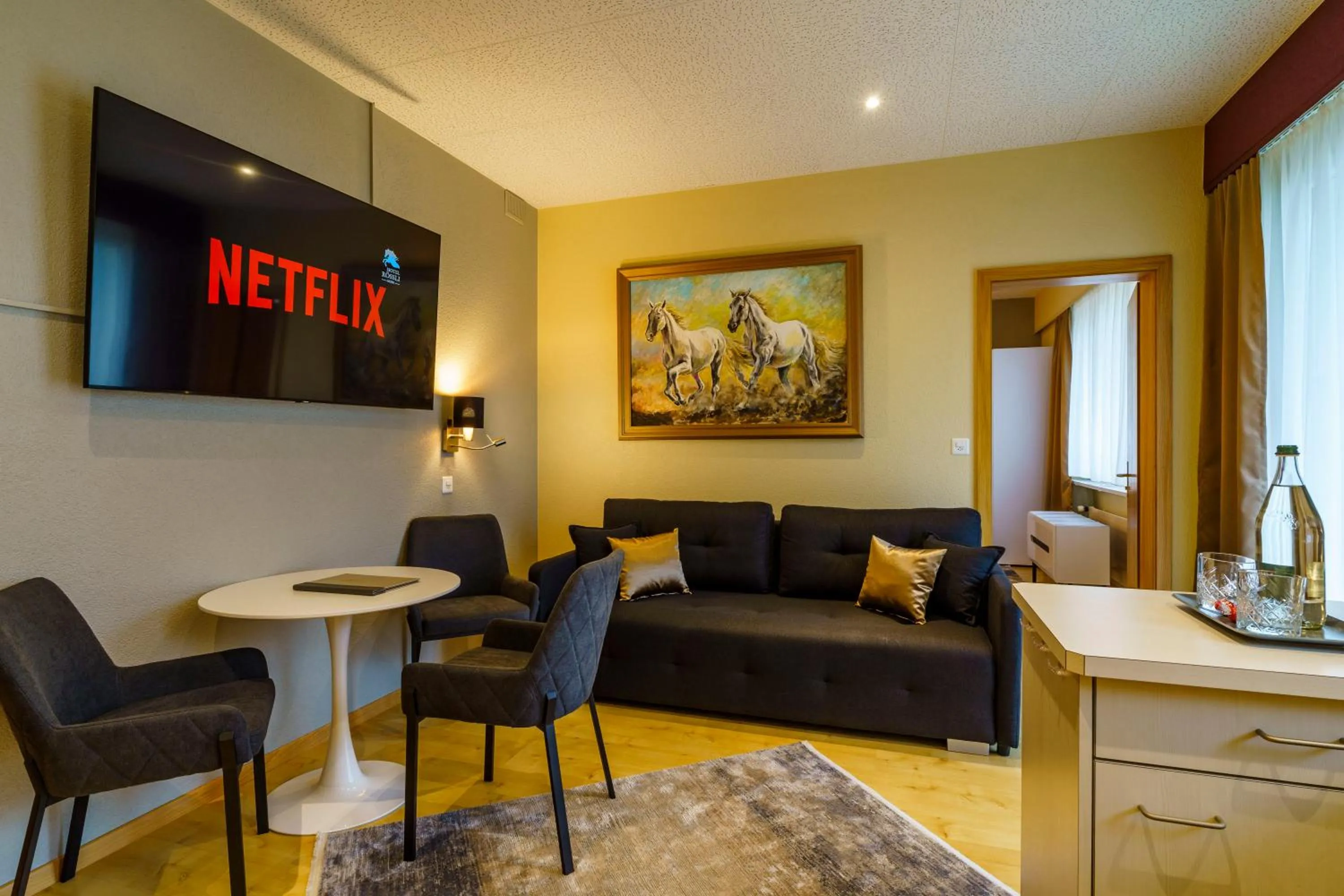 TV and multimedia in Seeblick SMART Hotel Rössli