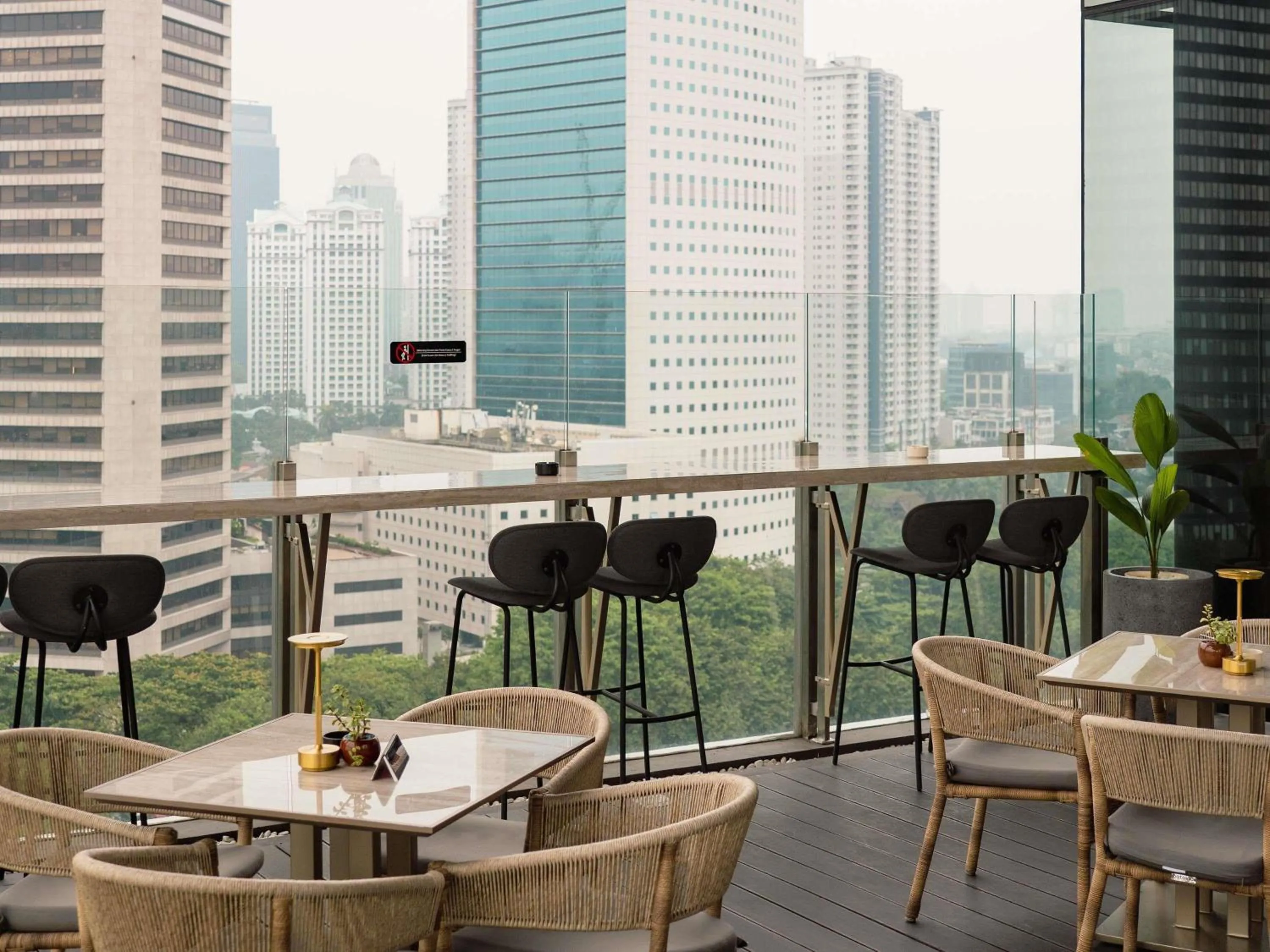 Restaurant/places to eat in All Seasons Jakarta Thamrin
