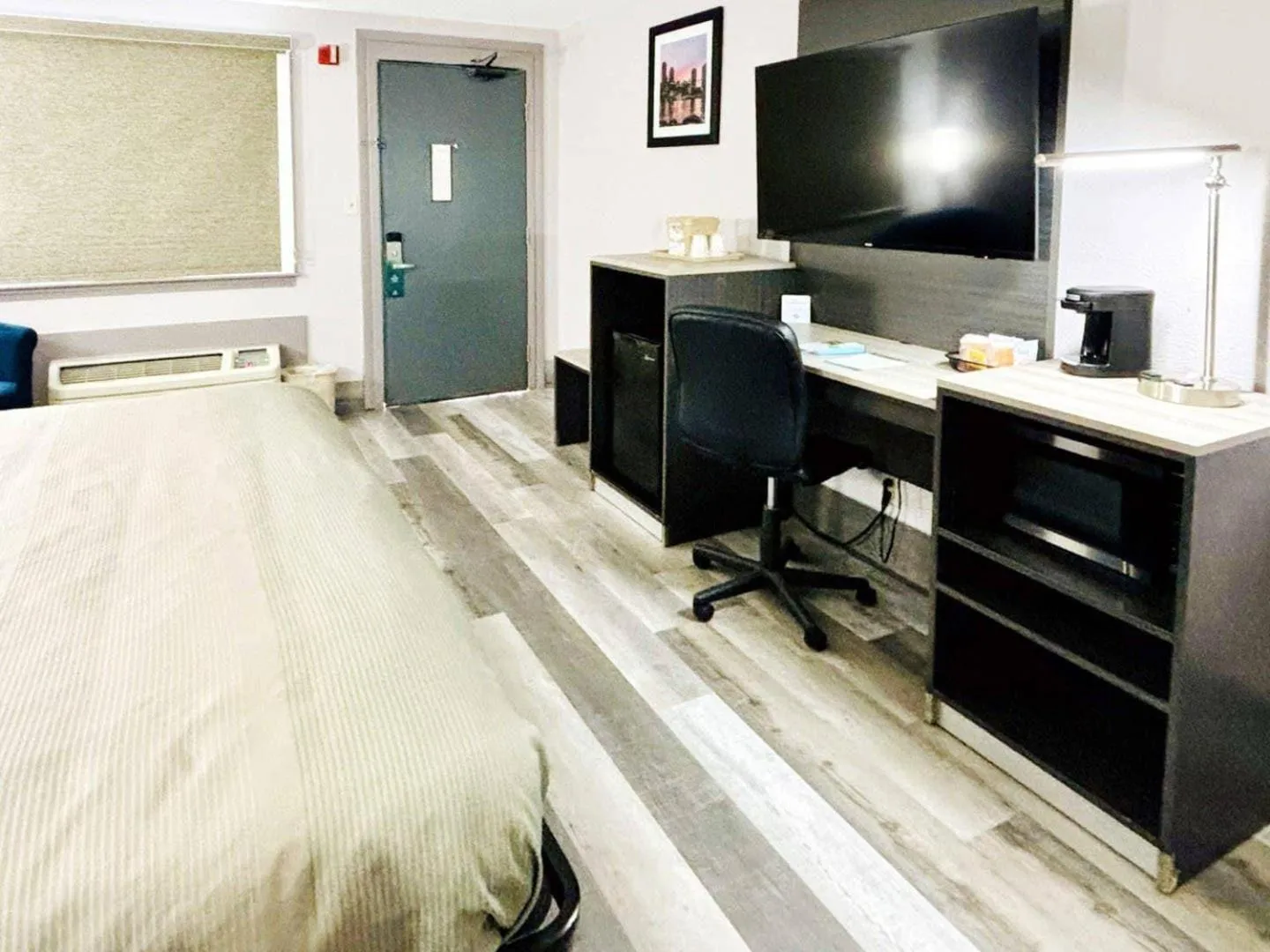 Bedroom, Bed in Quality Inn Raynham - Taunton