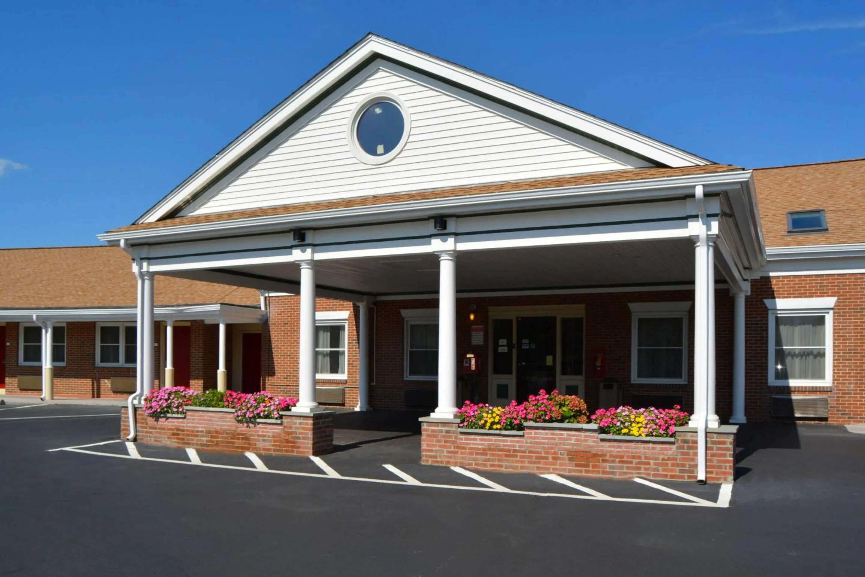 Property building in Quality Inn Raynham - Taunton