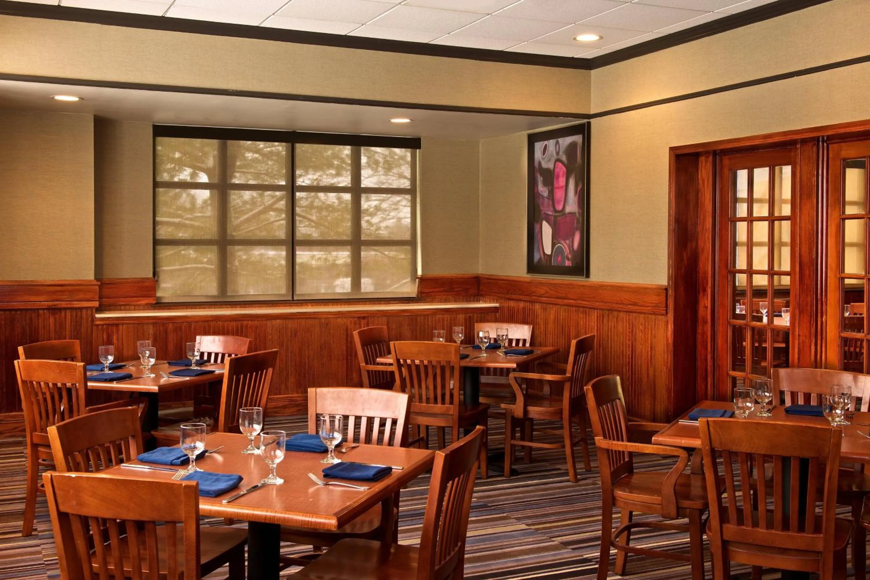 Restaurant/places to eat in Sheraton Bucks County Langhorne