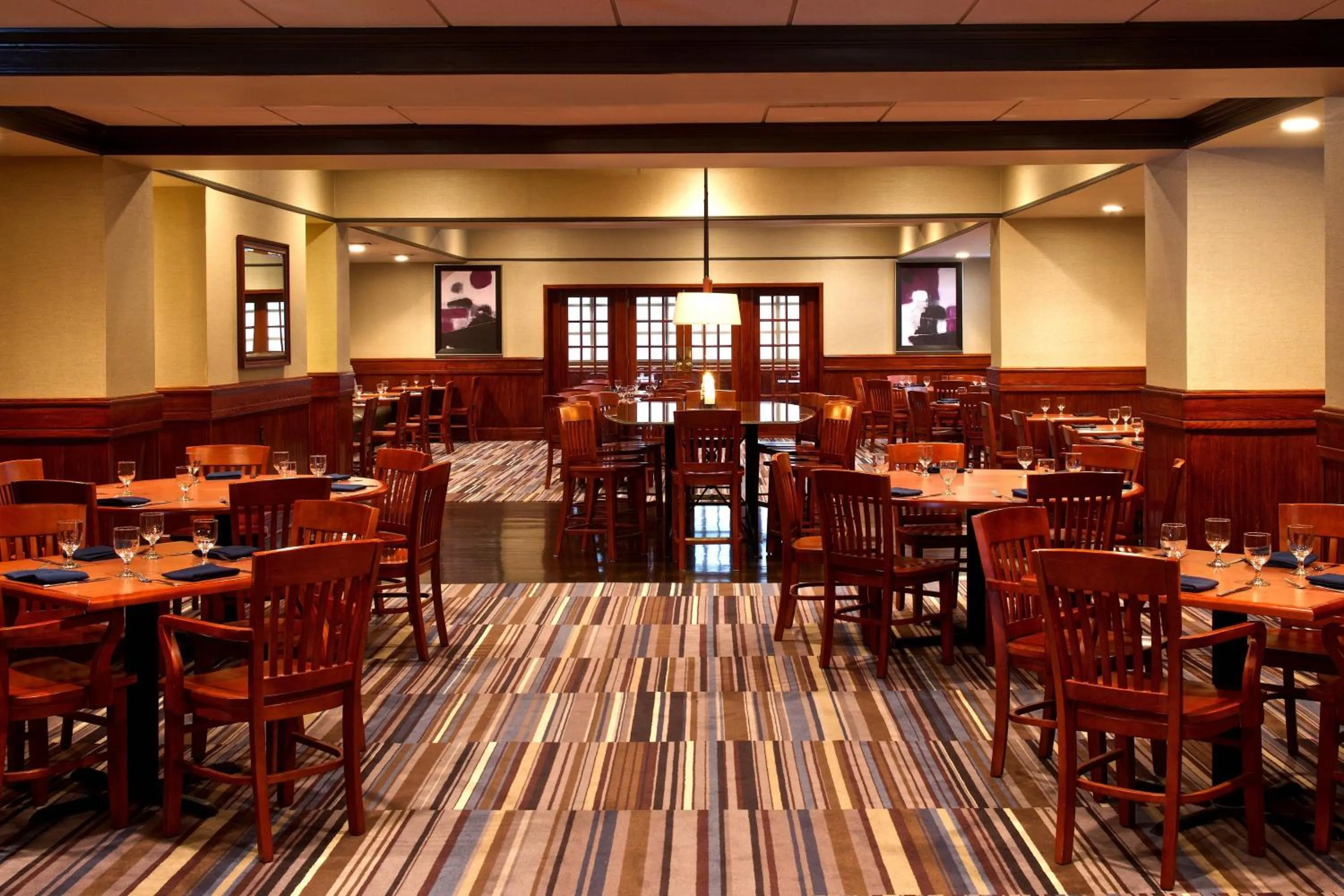 Restaurant/places to eat in Sheraton Bucks County Langhorne