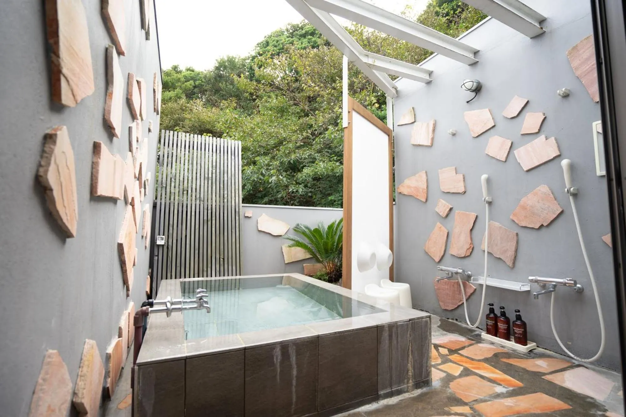 Beach Side Inn Shirahama