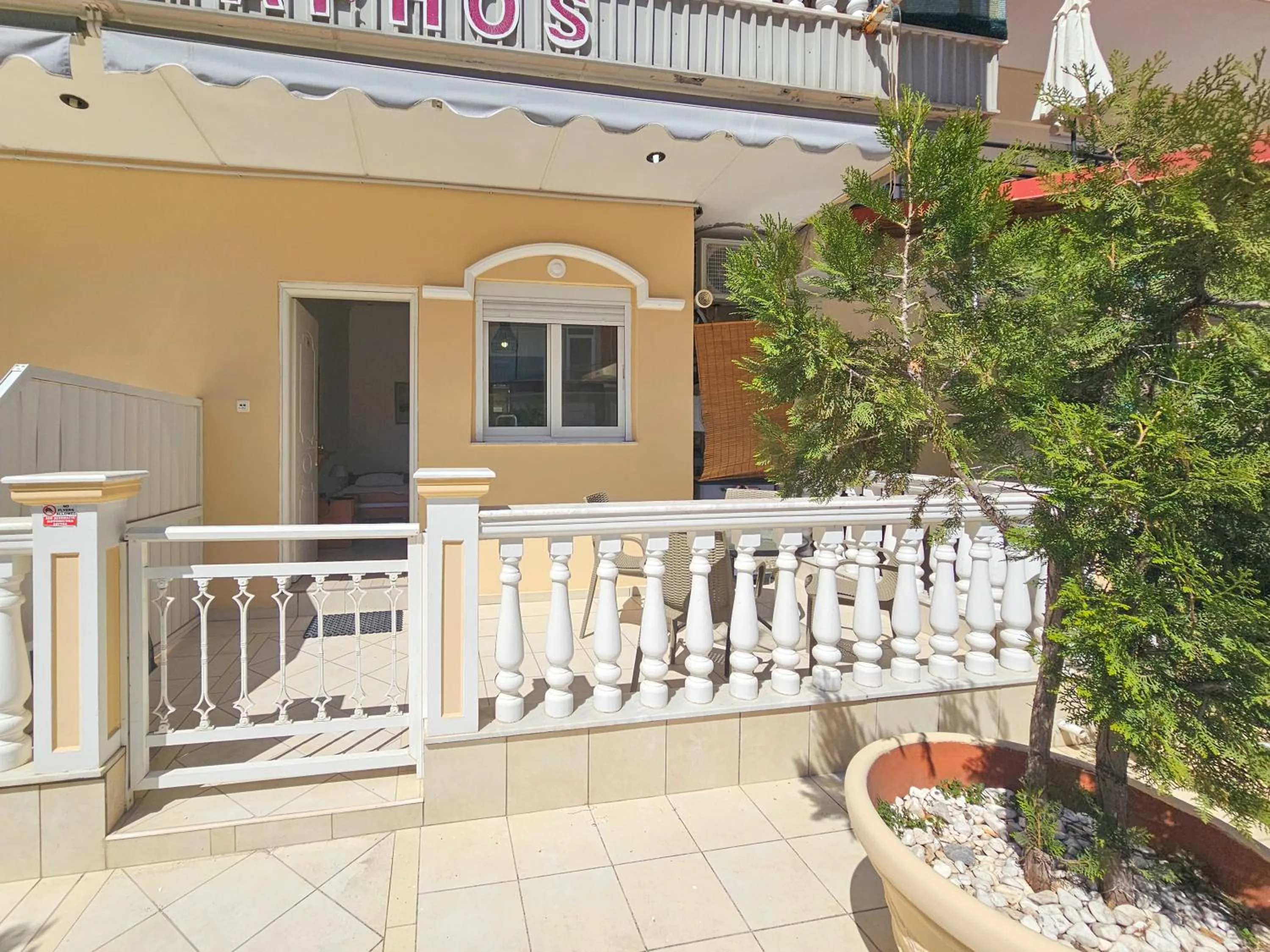 Garden in Hotel Exarhos