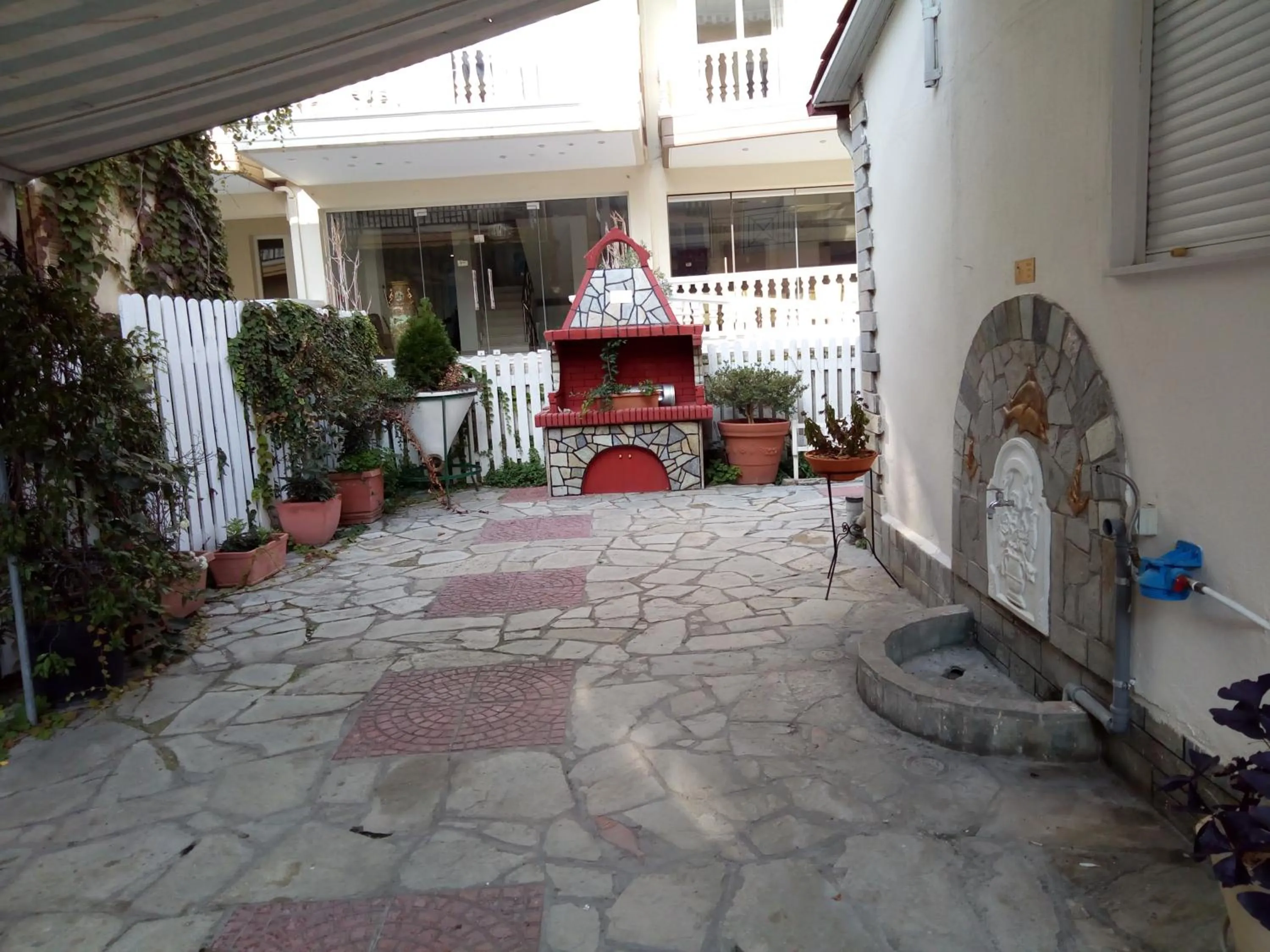 BBQ facilities in Hotel Exarhos