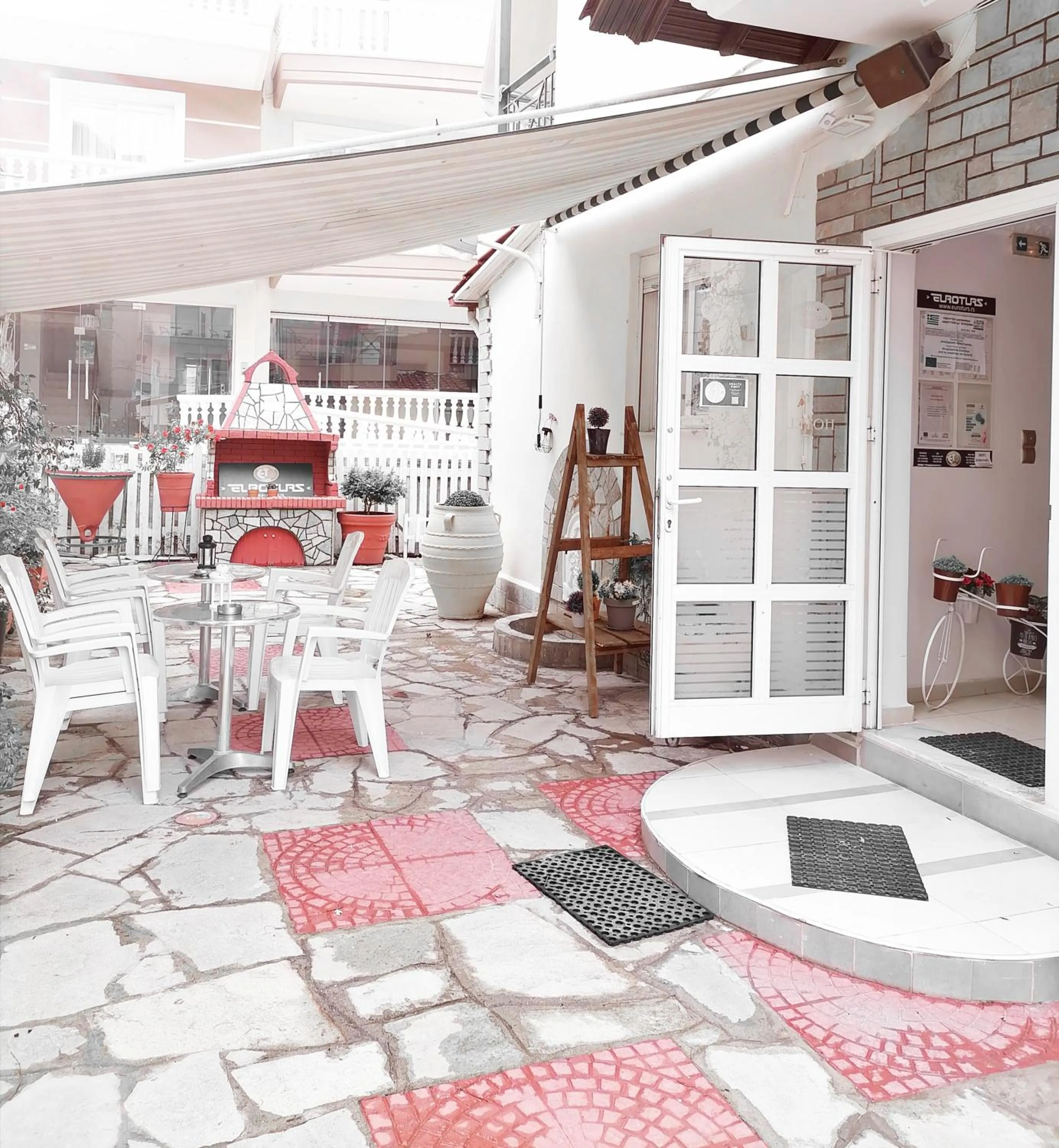 Patio in Hotel Exarhos