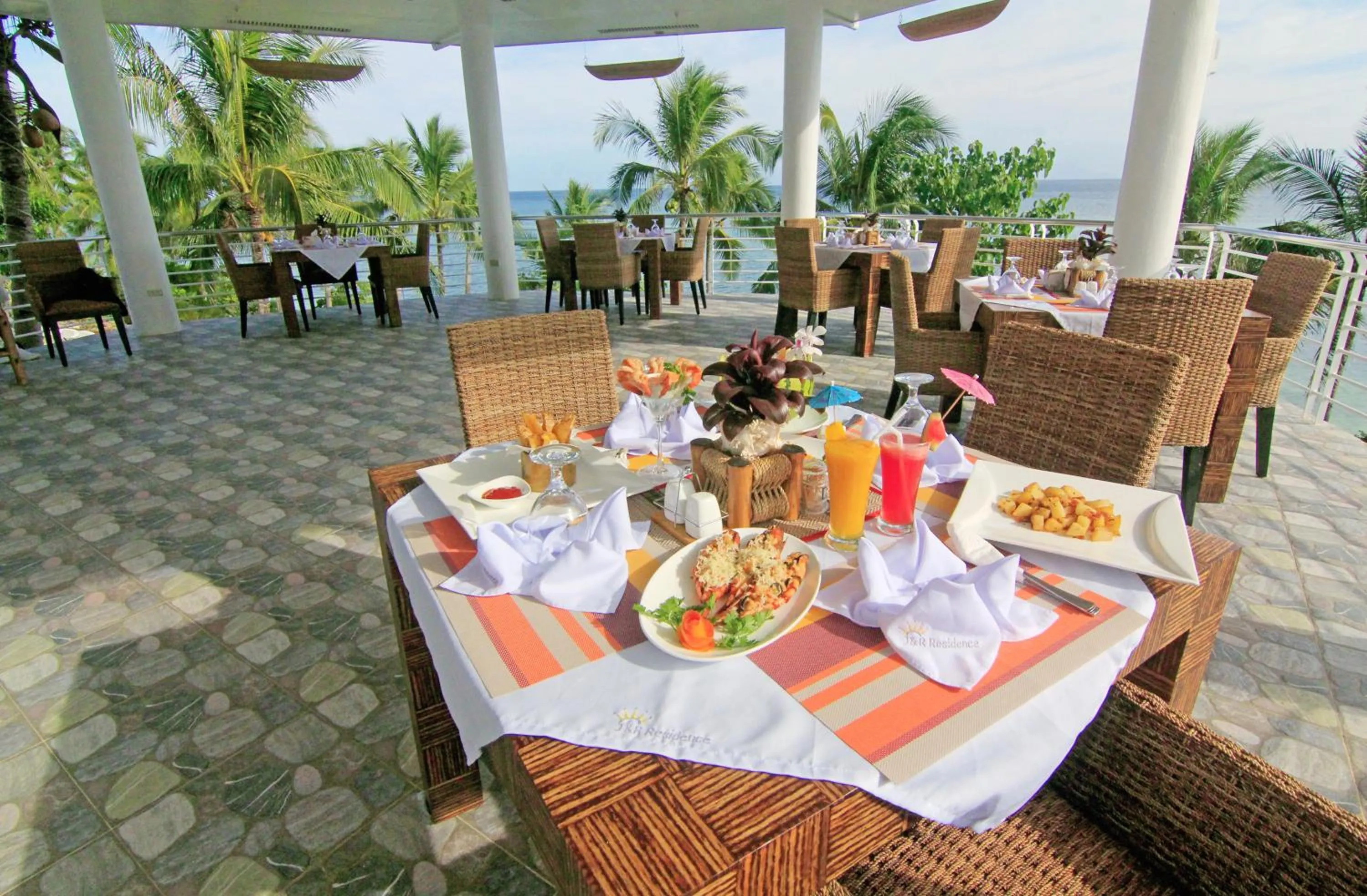 Restaurant/places to eat in J&R Residence