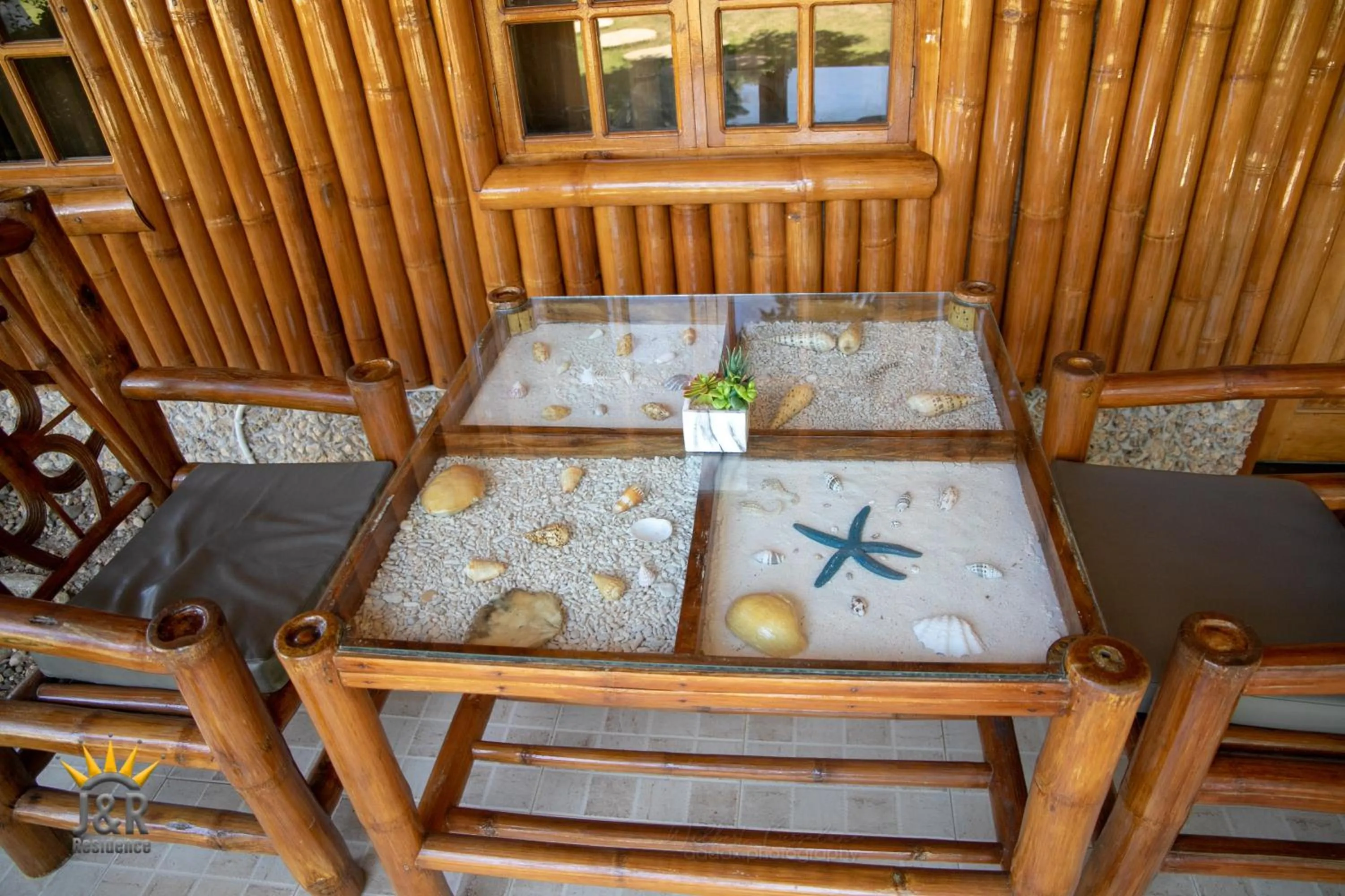 Decorative detail in J&R Residence