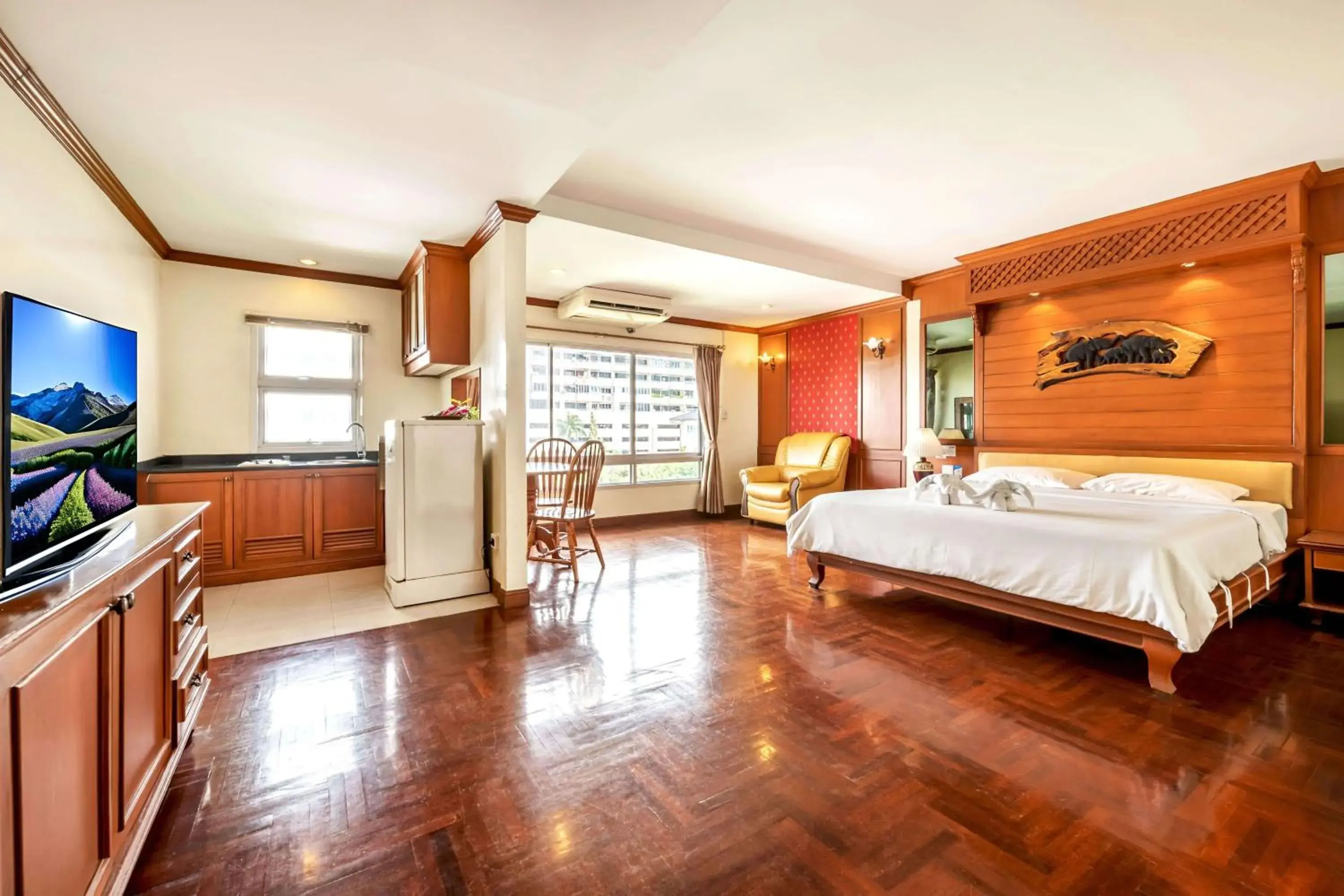 Deluxe Triple Room in Studio Suite by Royal Ivory Nana Deluxe Triple Room in Studio Suite by Royal Ivory Nana