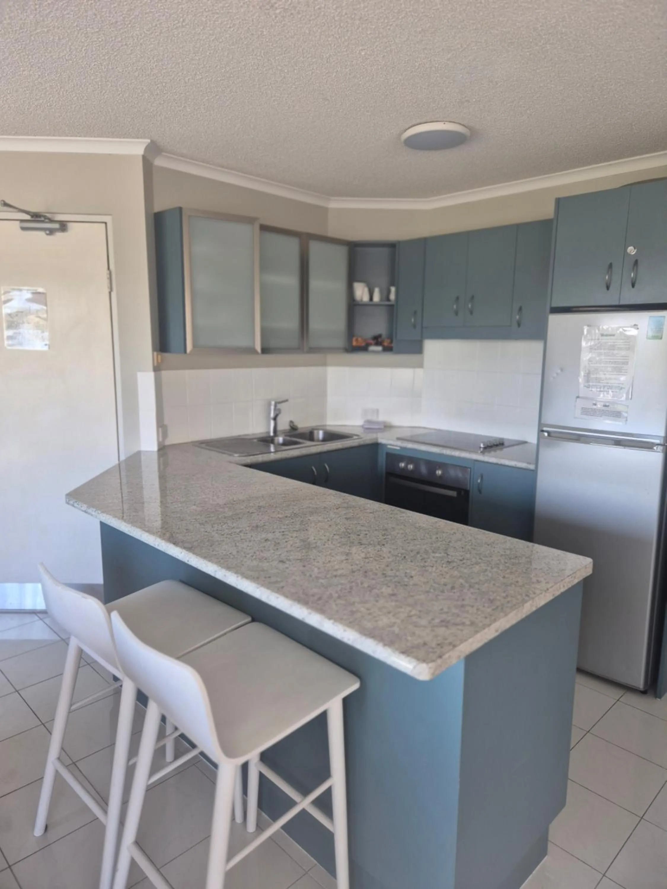 Kitchen or kitchenette in Excellsior Apartments