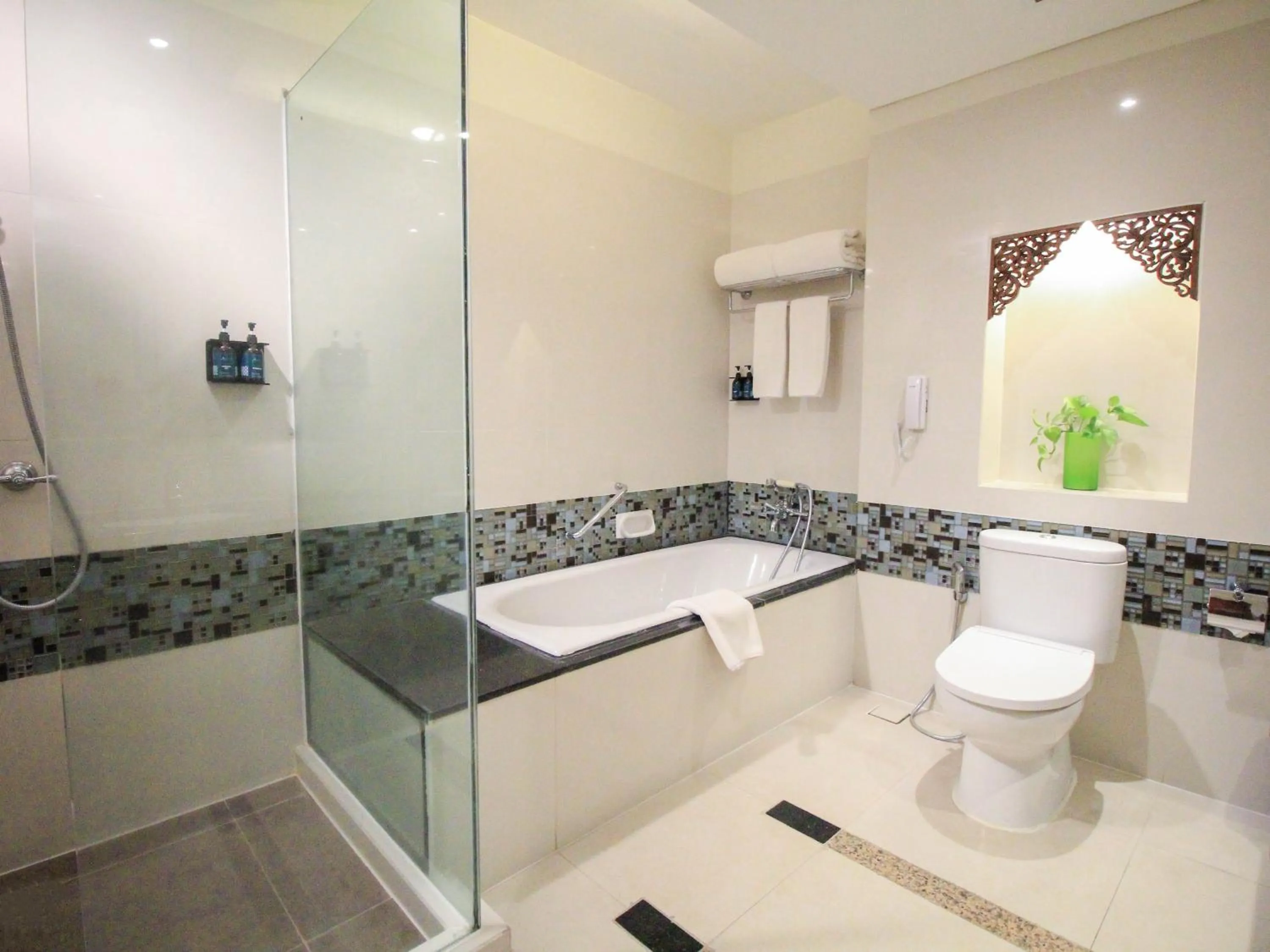 Shower in The Royal Surakarta Heritage - Handwritten Collection