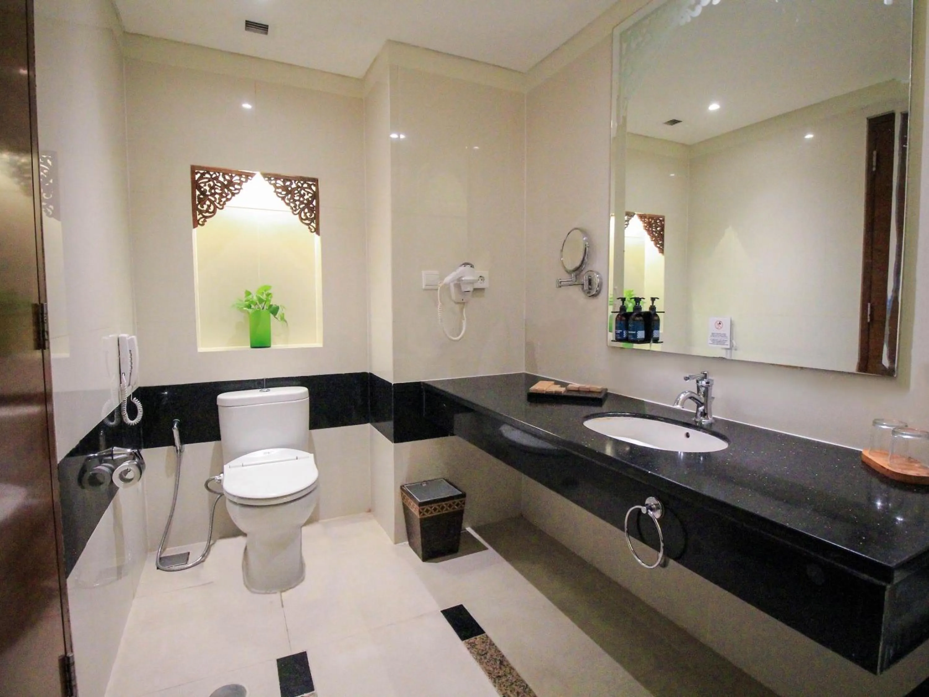 Shower in The Royal Surakarta Heritage - Handwritten Collection