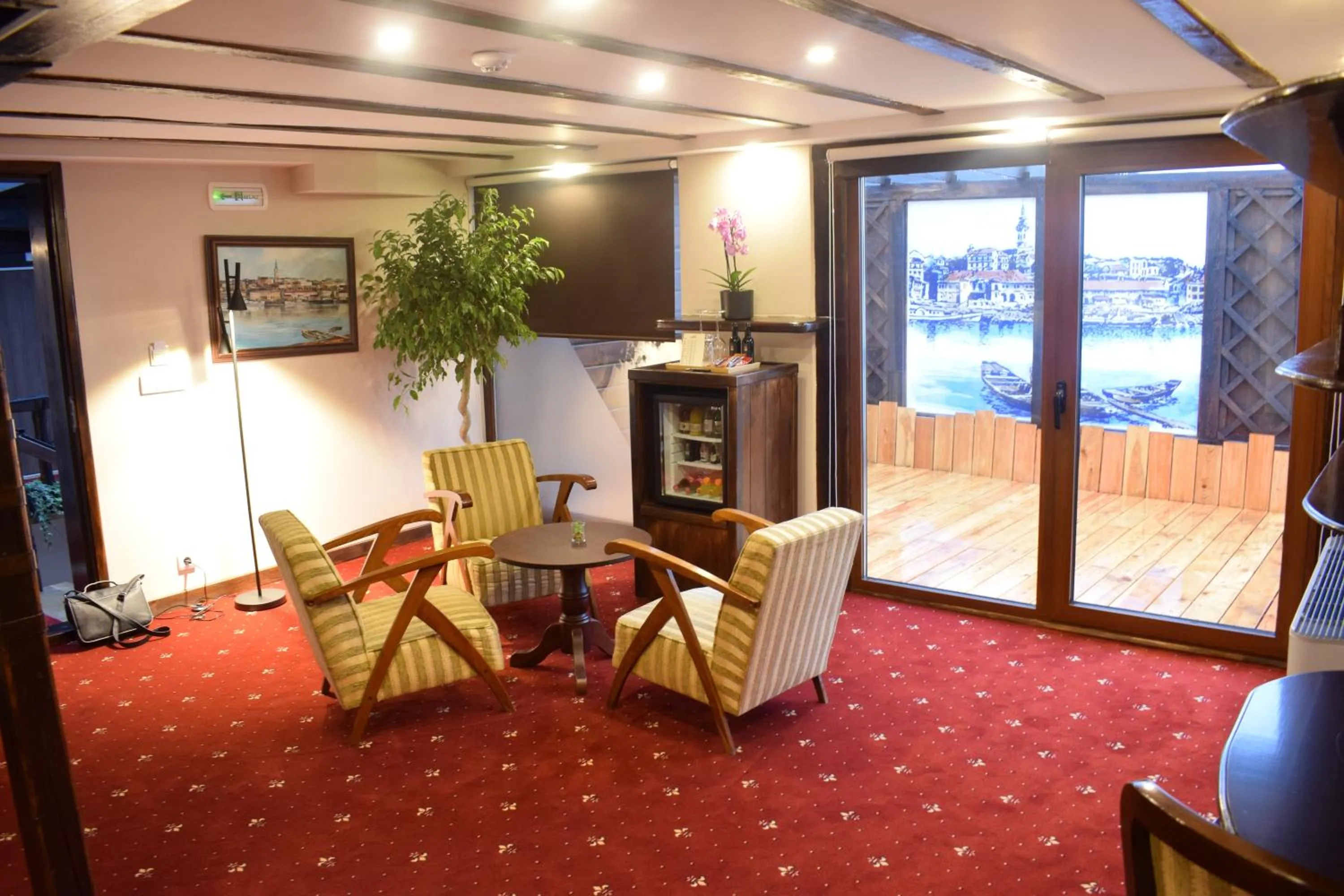 Seating area in Bahus Inn