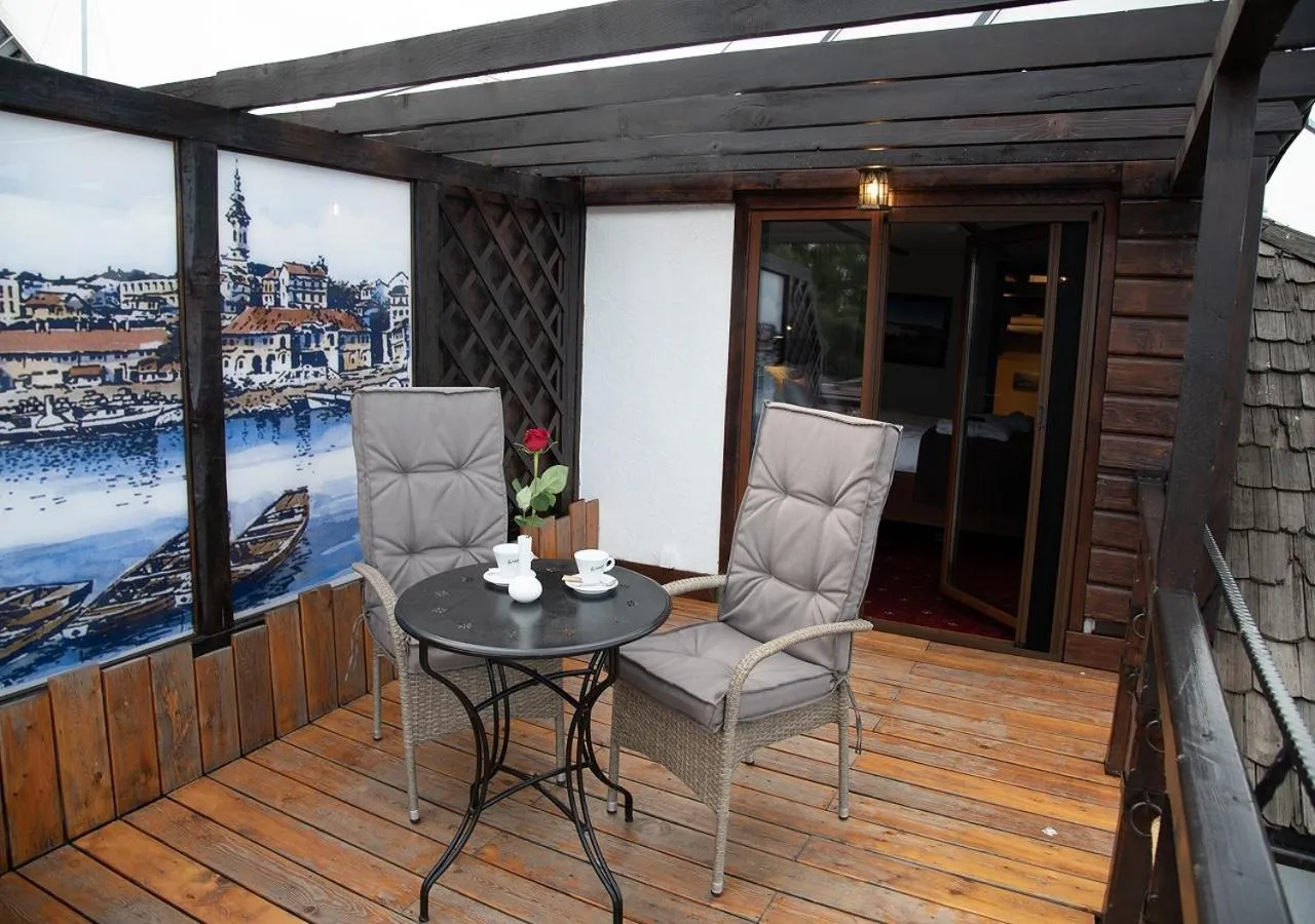 Balcony/Terrace in Bahus Inn