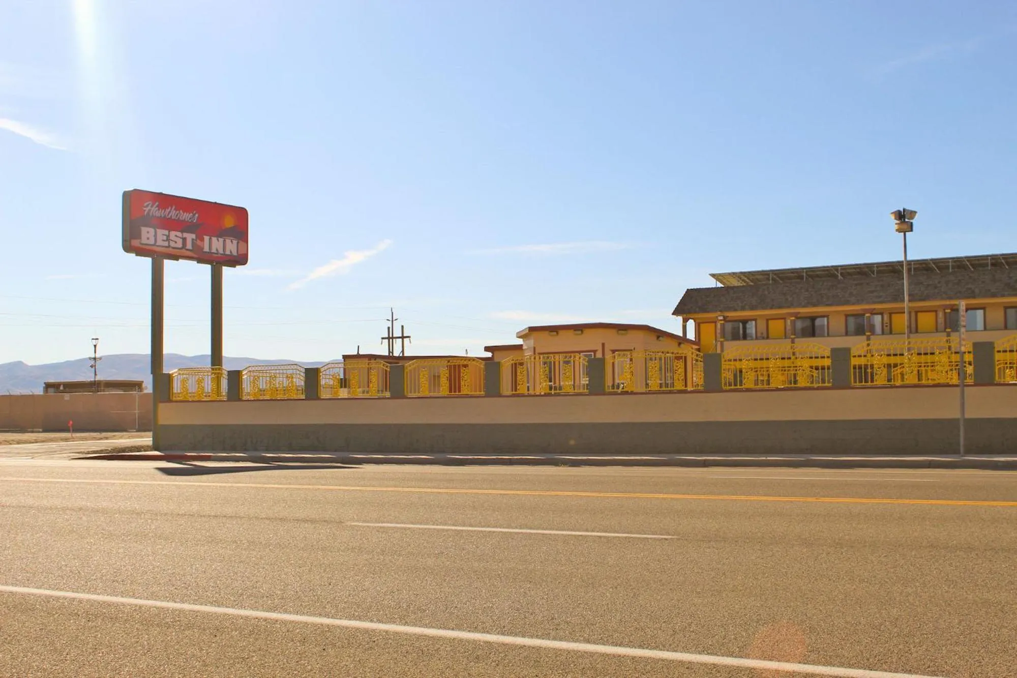 Property building in Hawthorne's Best Inn
