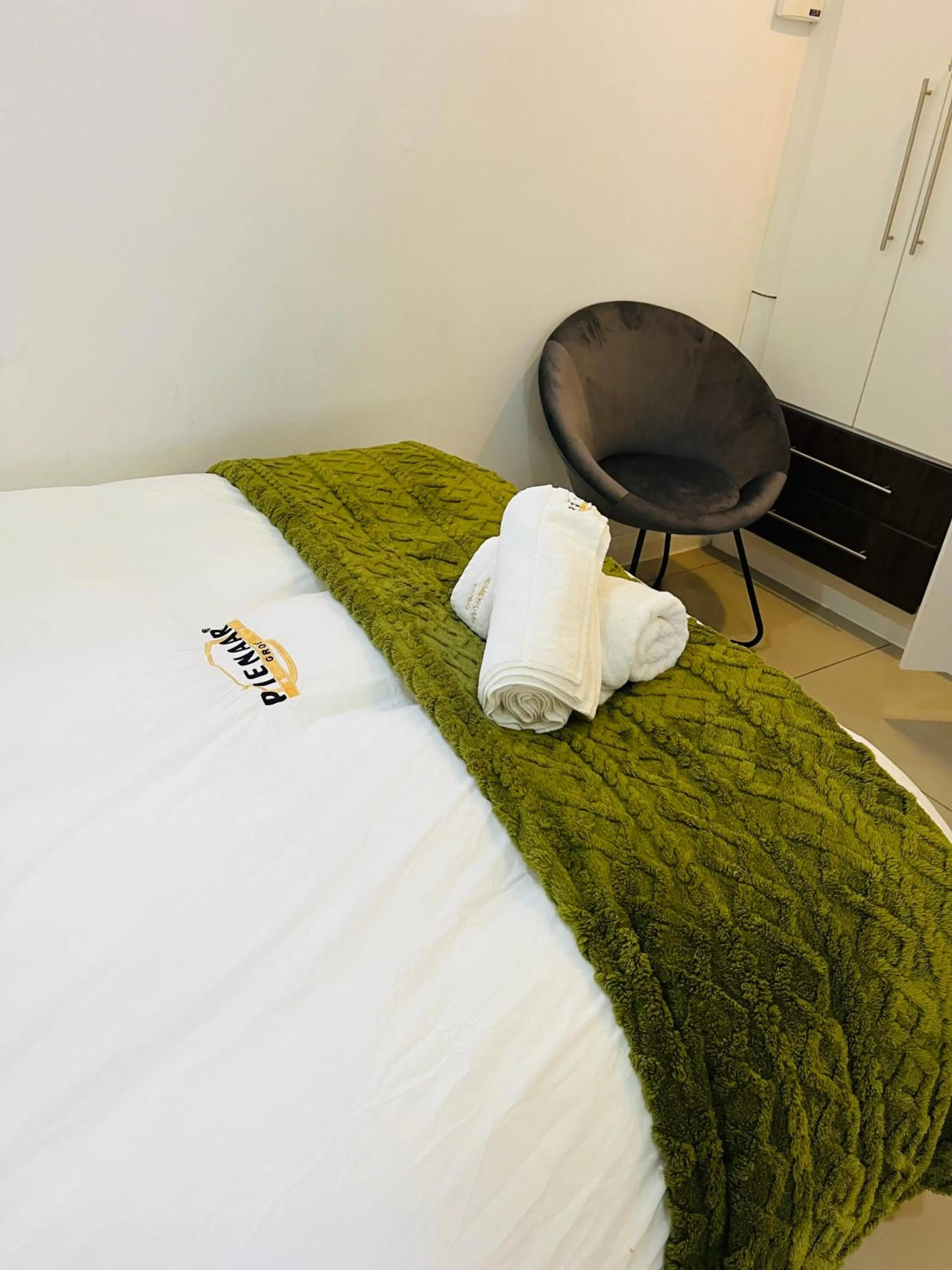 Bedroom, Bed in Mount Pleasant Suites