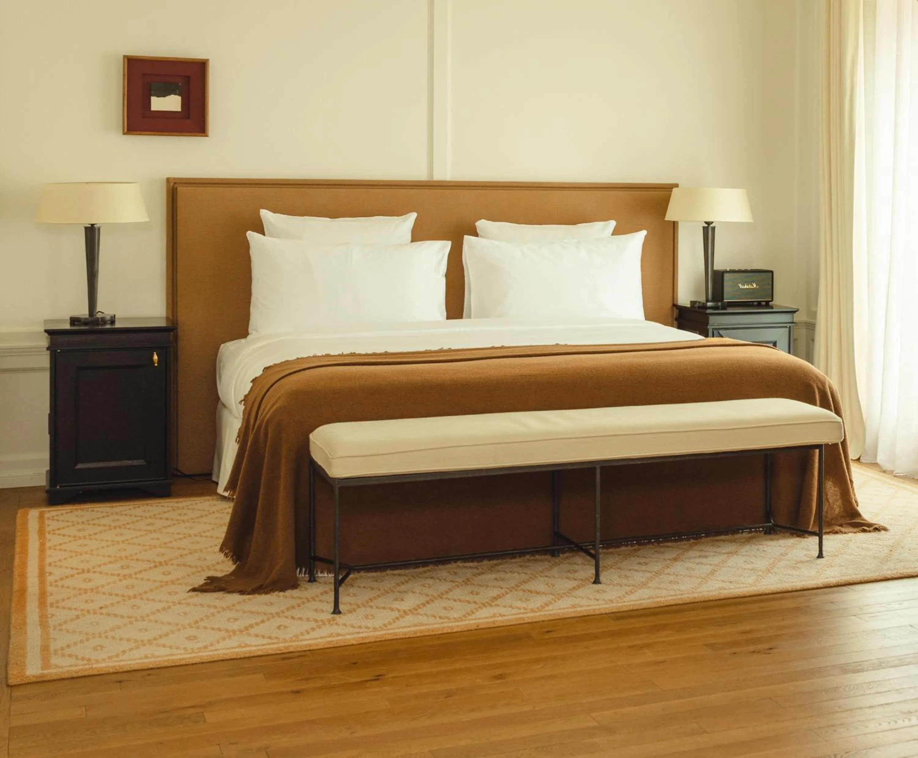 Bed in Hôtel Balzac Paris & Spa Ikoï