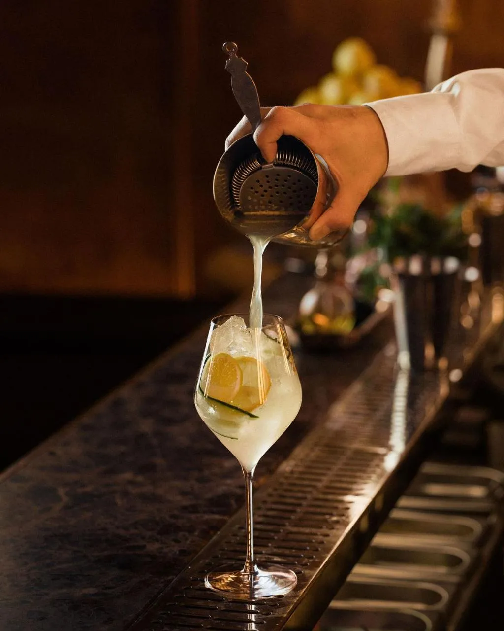 Lounge or bar in Hôtel Balzac Paris & Spa Ikoï