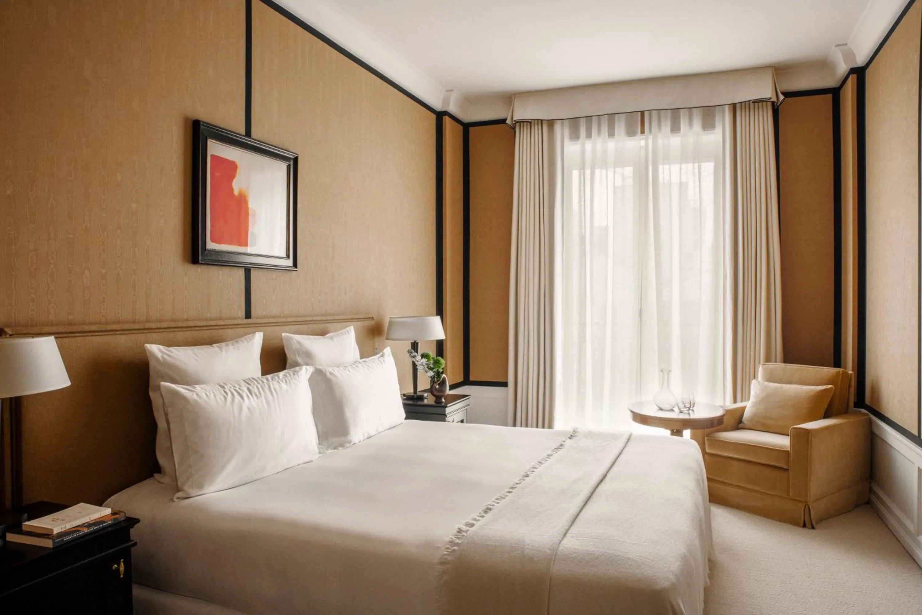 Superior Room in Hôtel Balzac Paris & Spa Ikoï