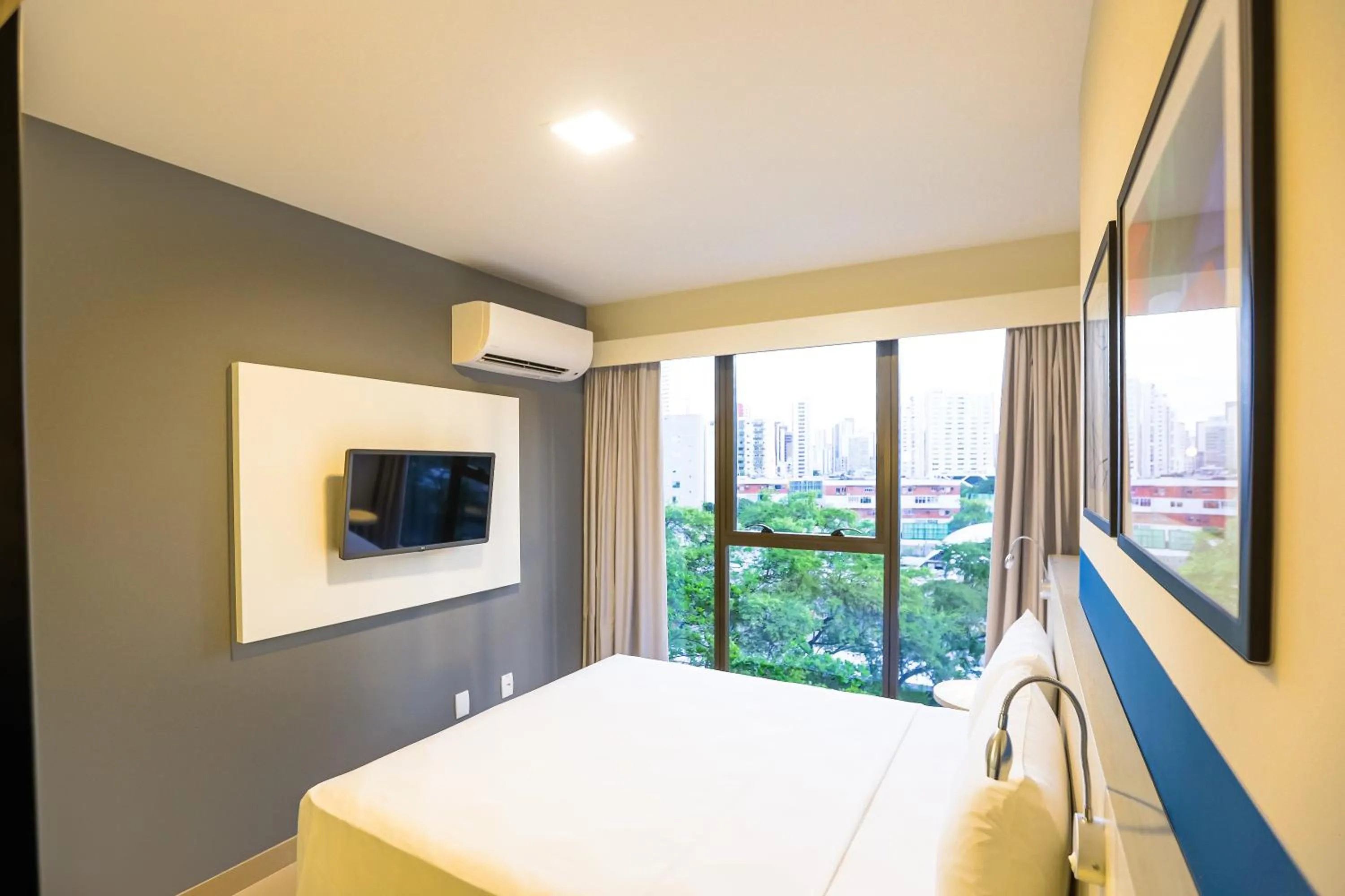 City view, Bed in Transamerica Fit Recife