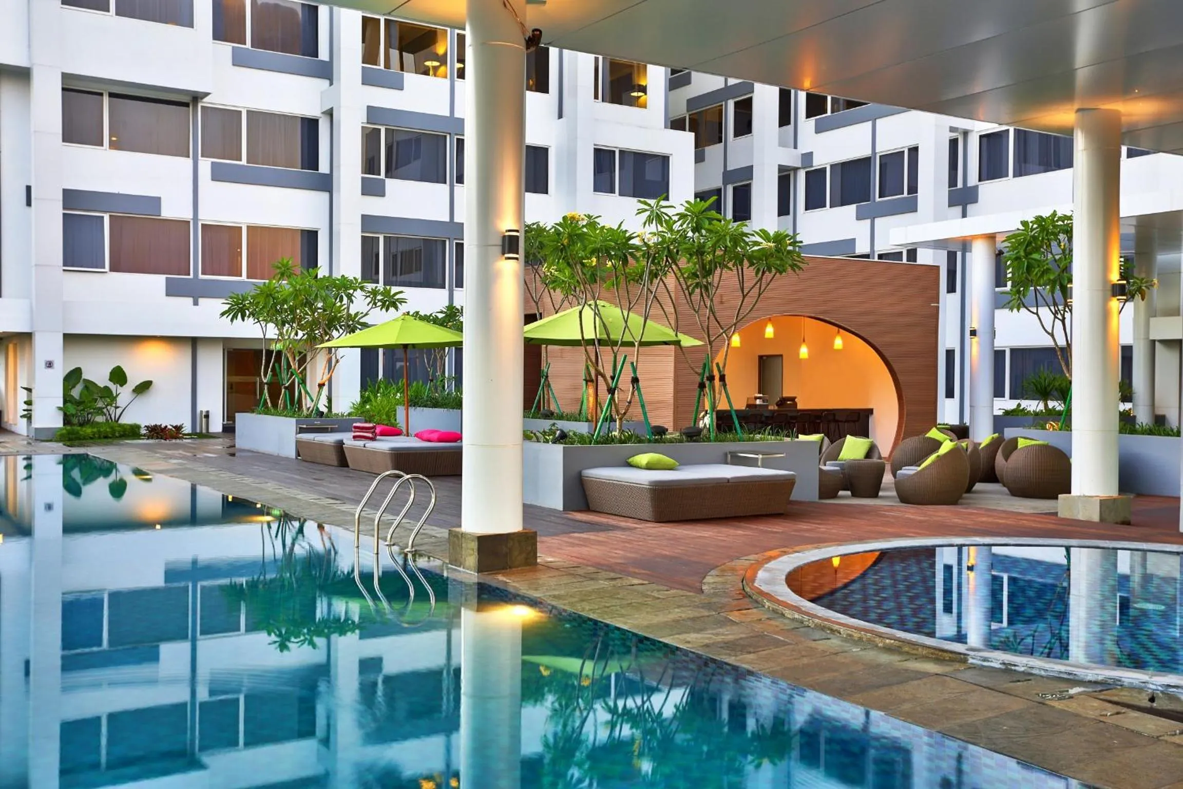 Swimming pool in Mercure Serpong Alam Sutera