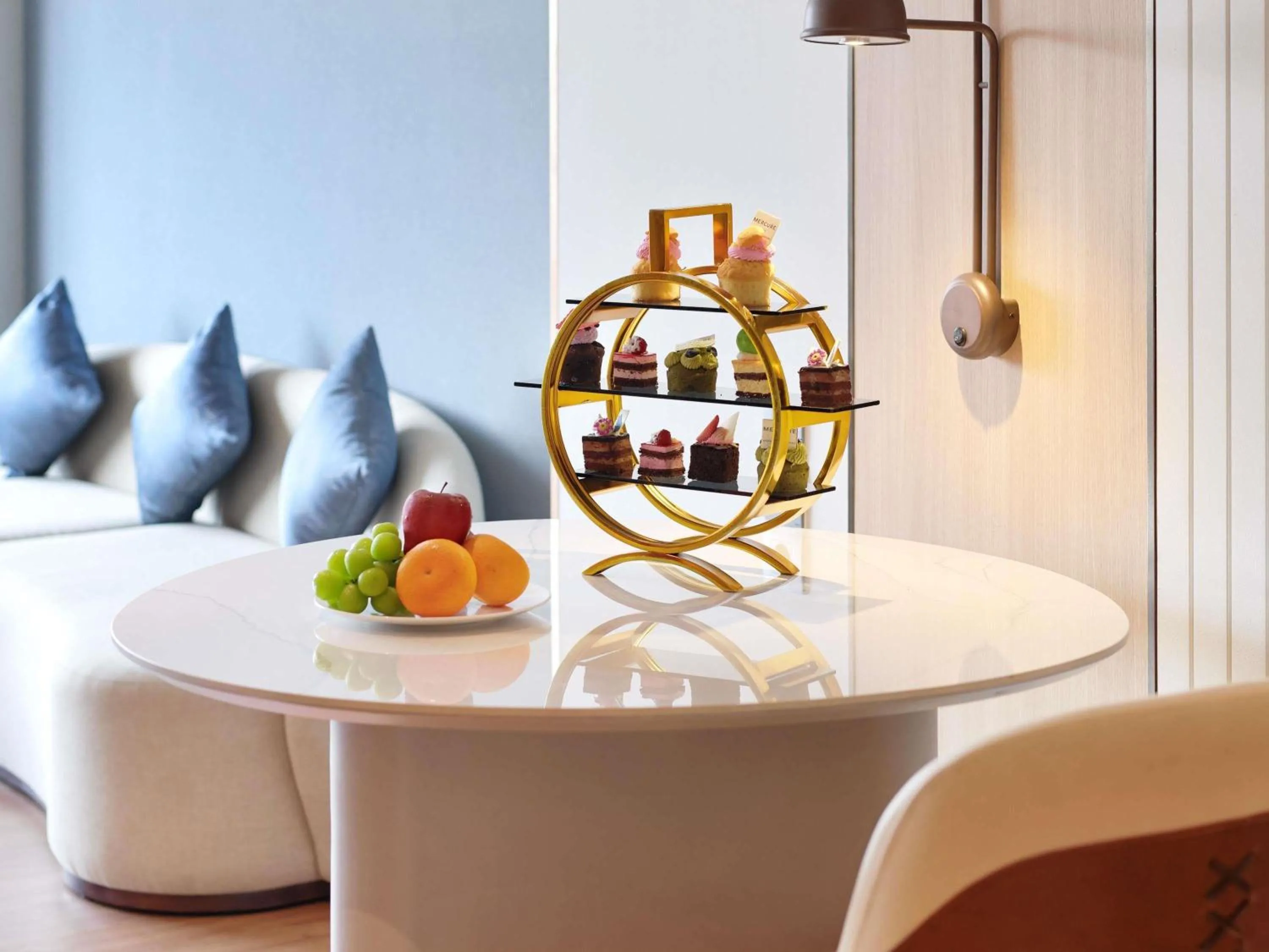 Photo of the whole room in Mercure Serpong Alam Sutera