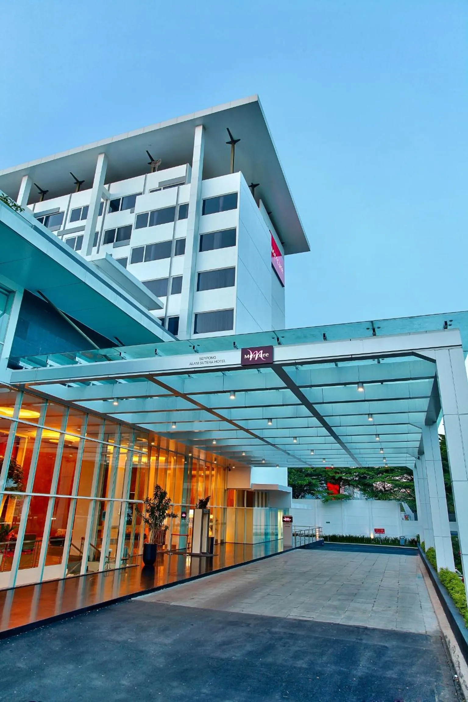 Facade/entrance in Mercure Serpong Alam Sutera