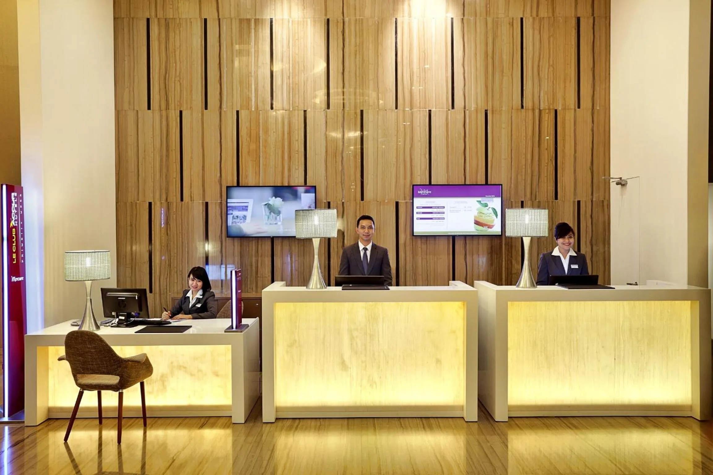 Lobby or reception in Mercure Serpong Alam Sutera