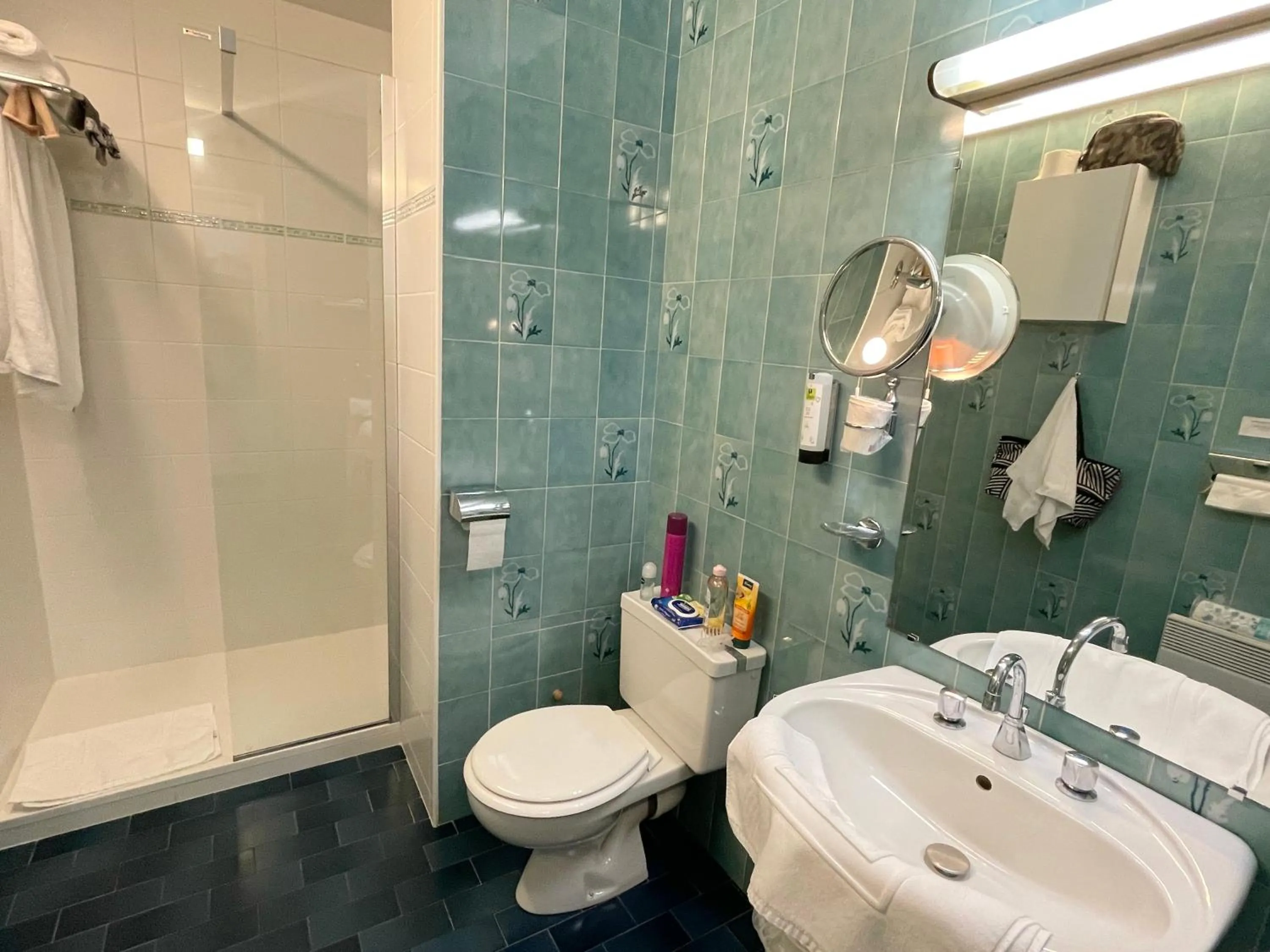 Shower in Hotel Ker Vennaik