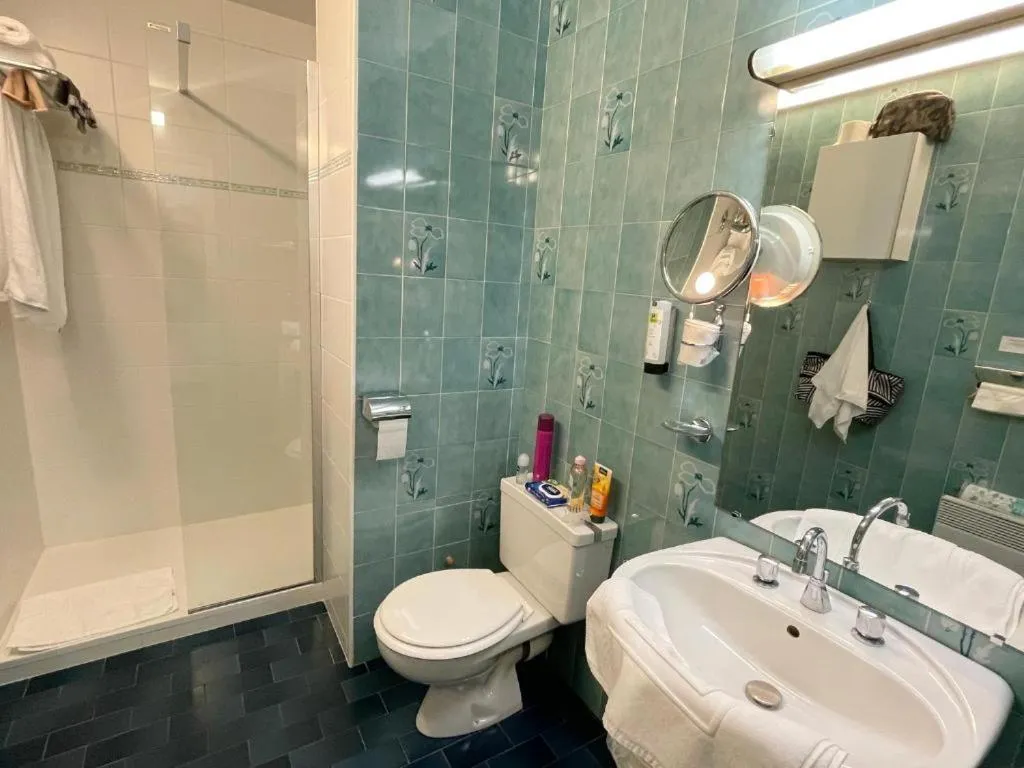 Shower in Hotel Ker Vennaik