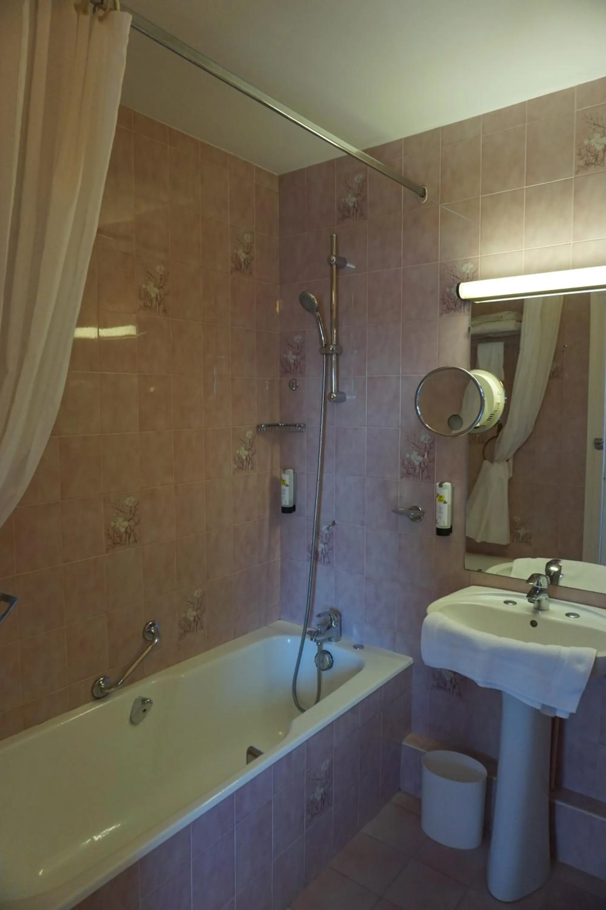 Bathroom in Hotel Ker Vennaik