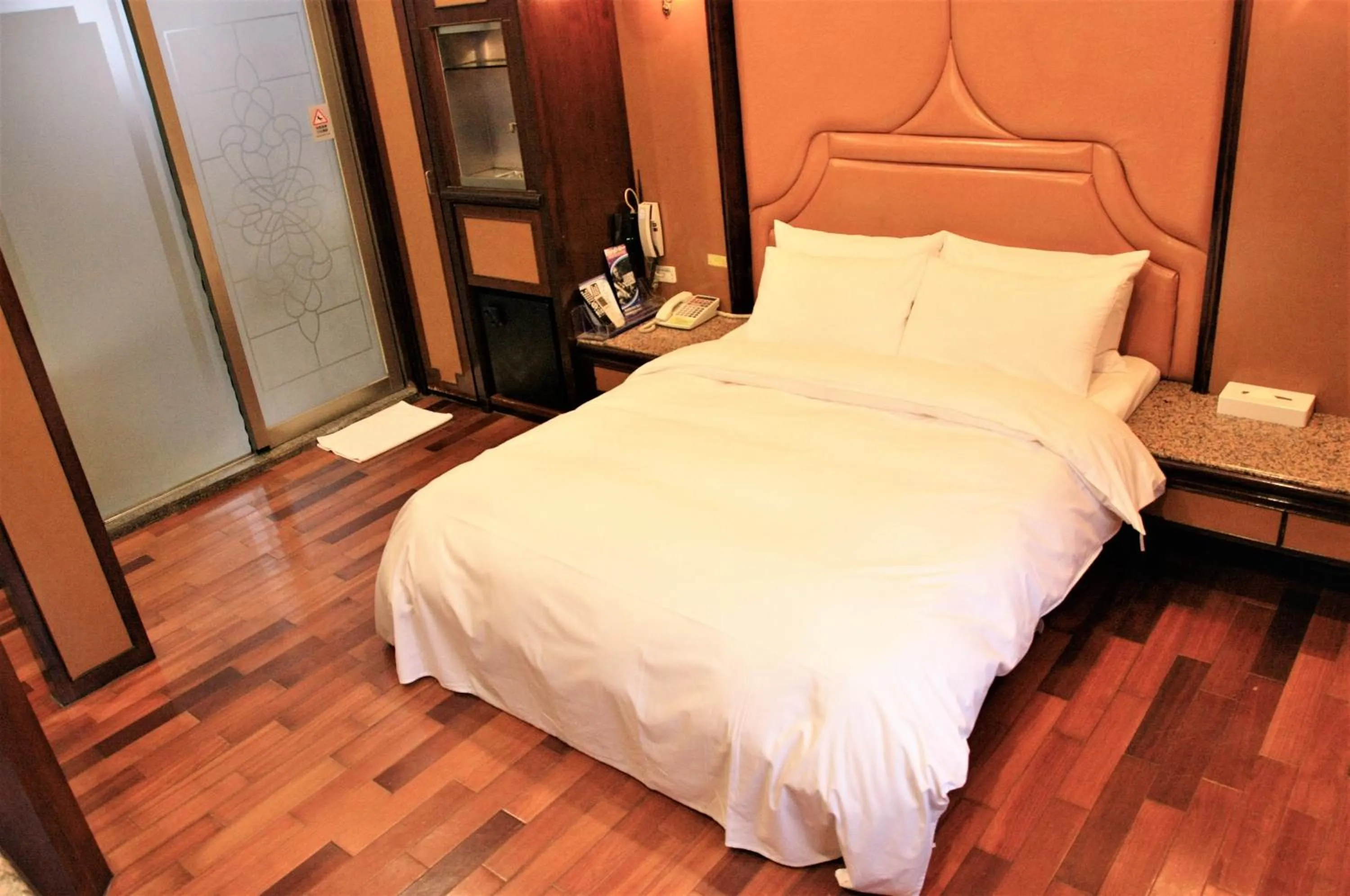 Photo of the whole room, Bed in Guest Motel-Zhubei