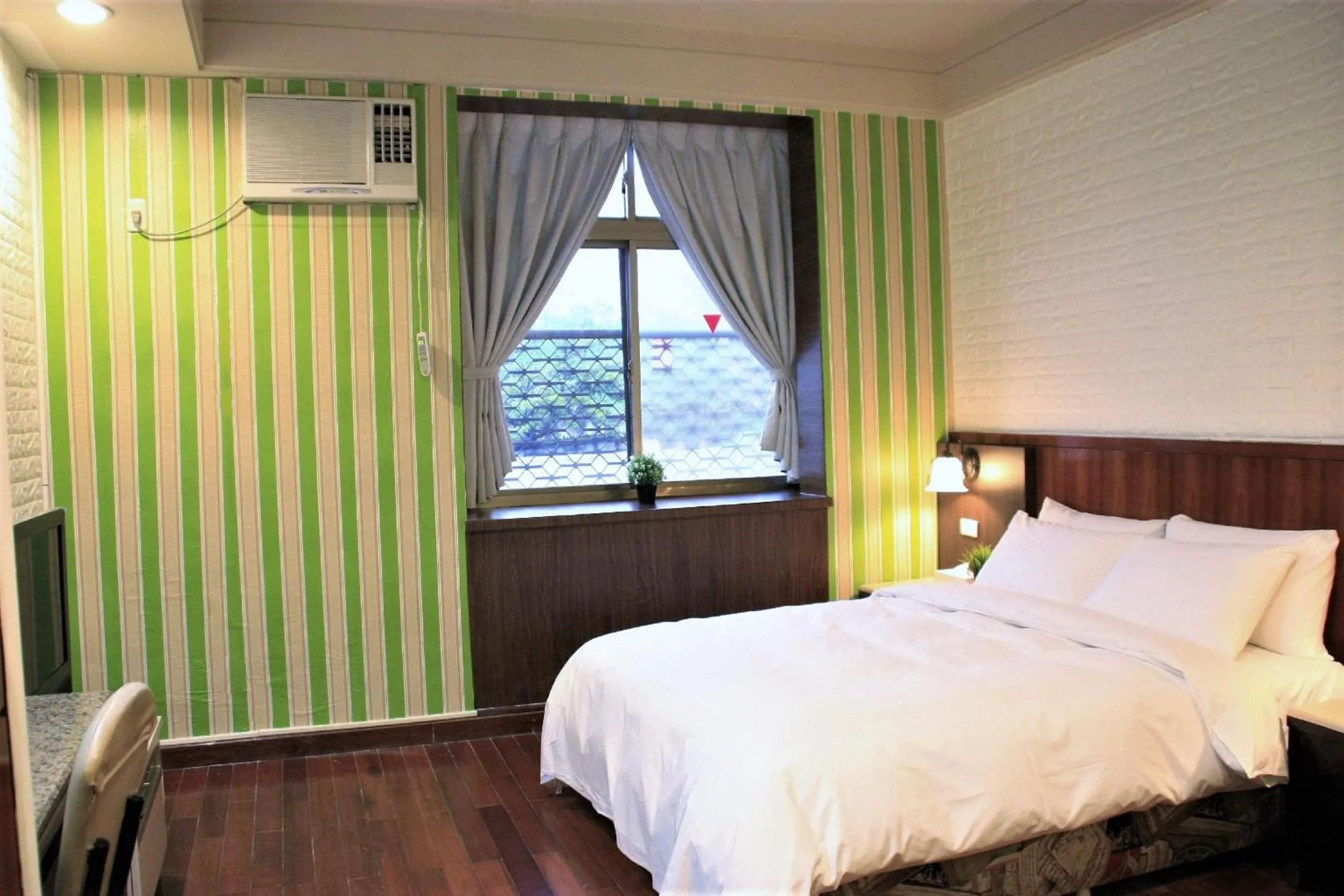 Photo of the whole room, Bed in Guest Motel-Zhubei