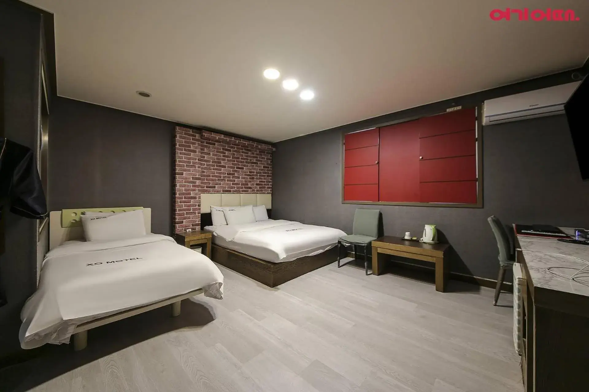 Twin Room with Private Bathroom in XO Hotel Twin Room with Private Bathroom in XO Hotel