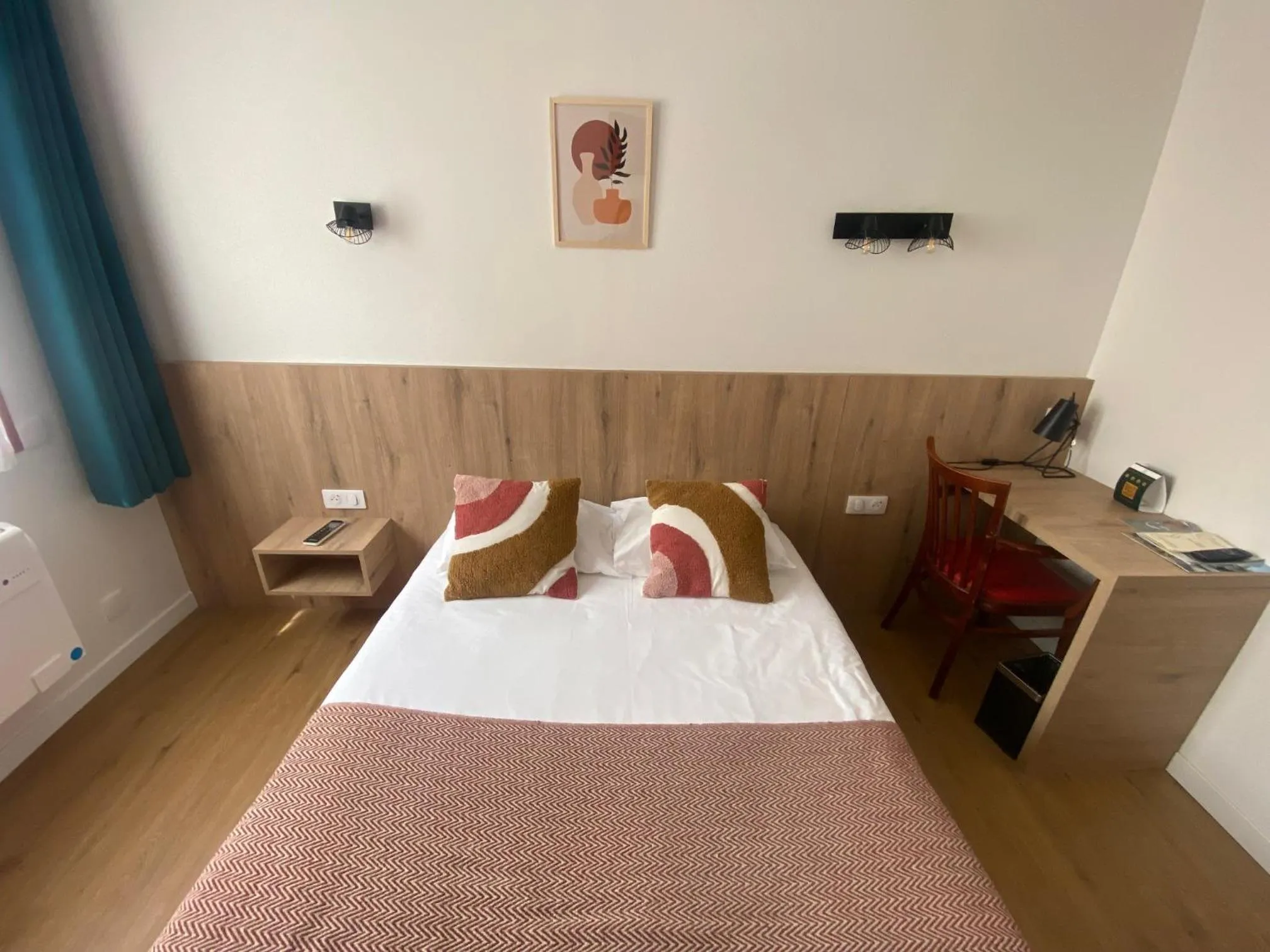 Bed in Grand Hotel De La Poste - Lyon Sud - Vienne