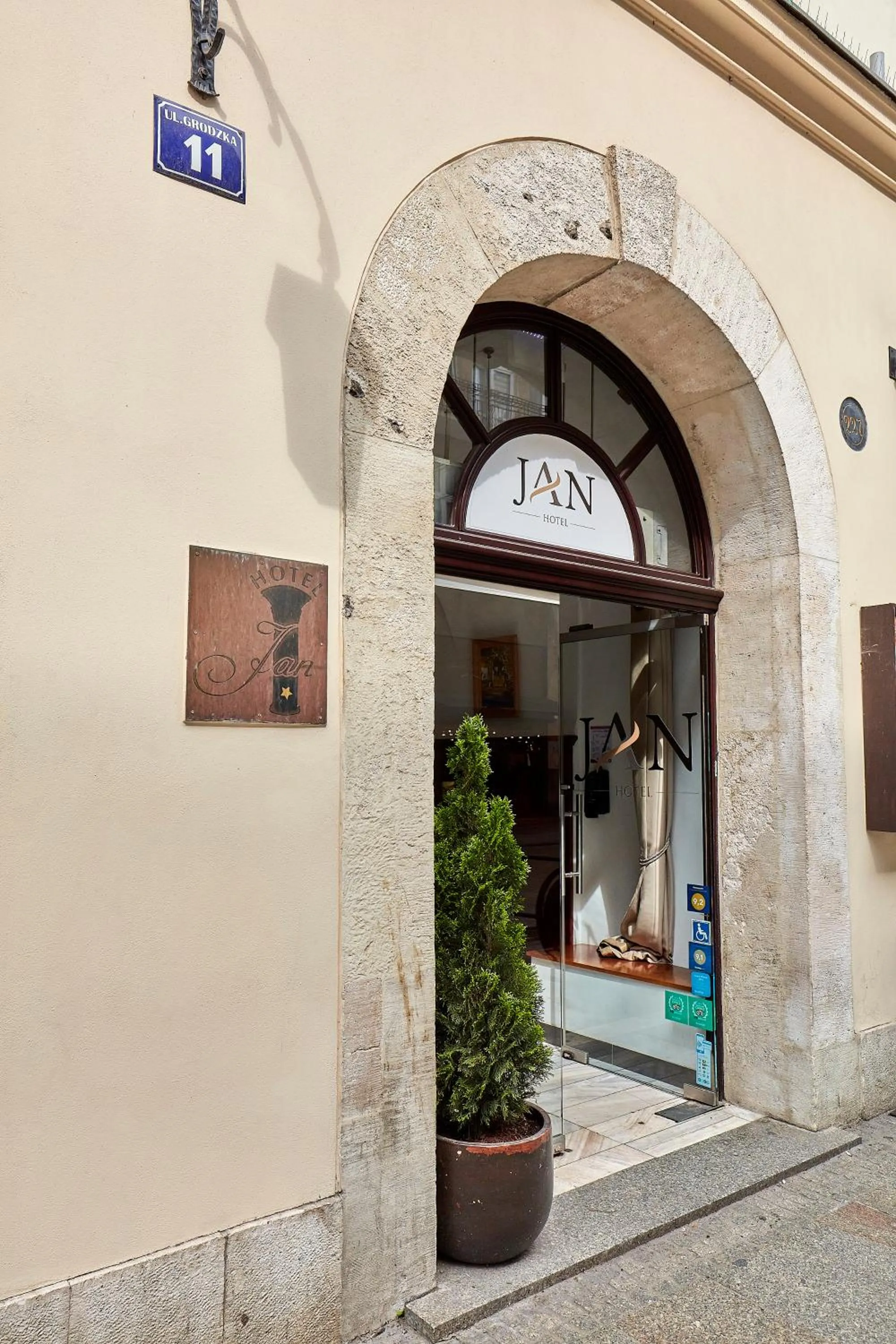 Facade/entrance in Hotel Jan