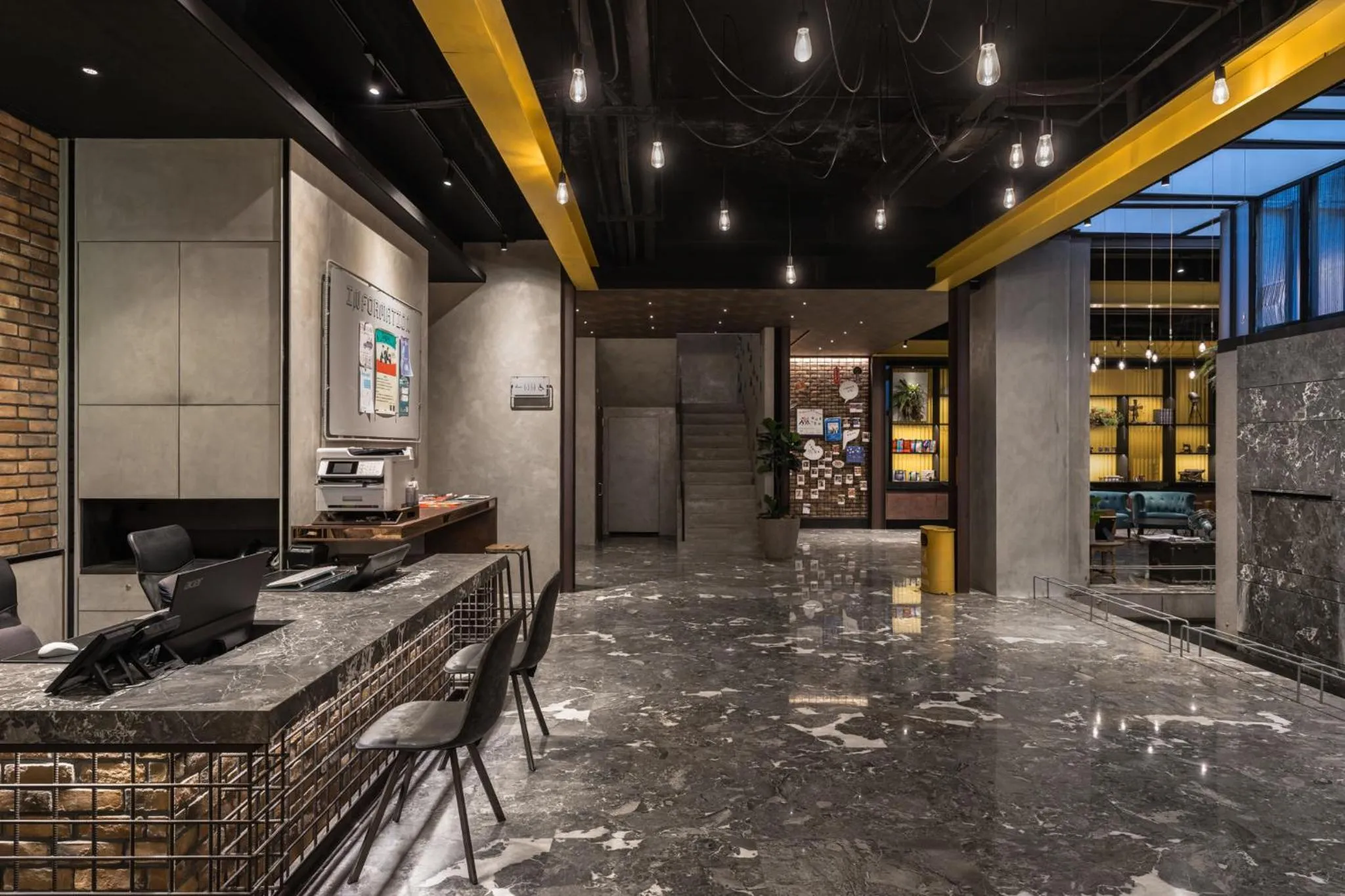 Oinn Hotel & Hostel Tainan