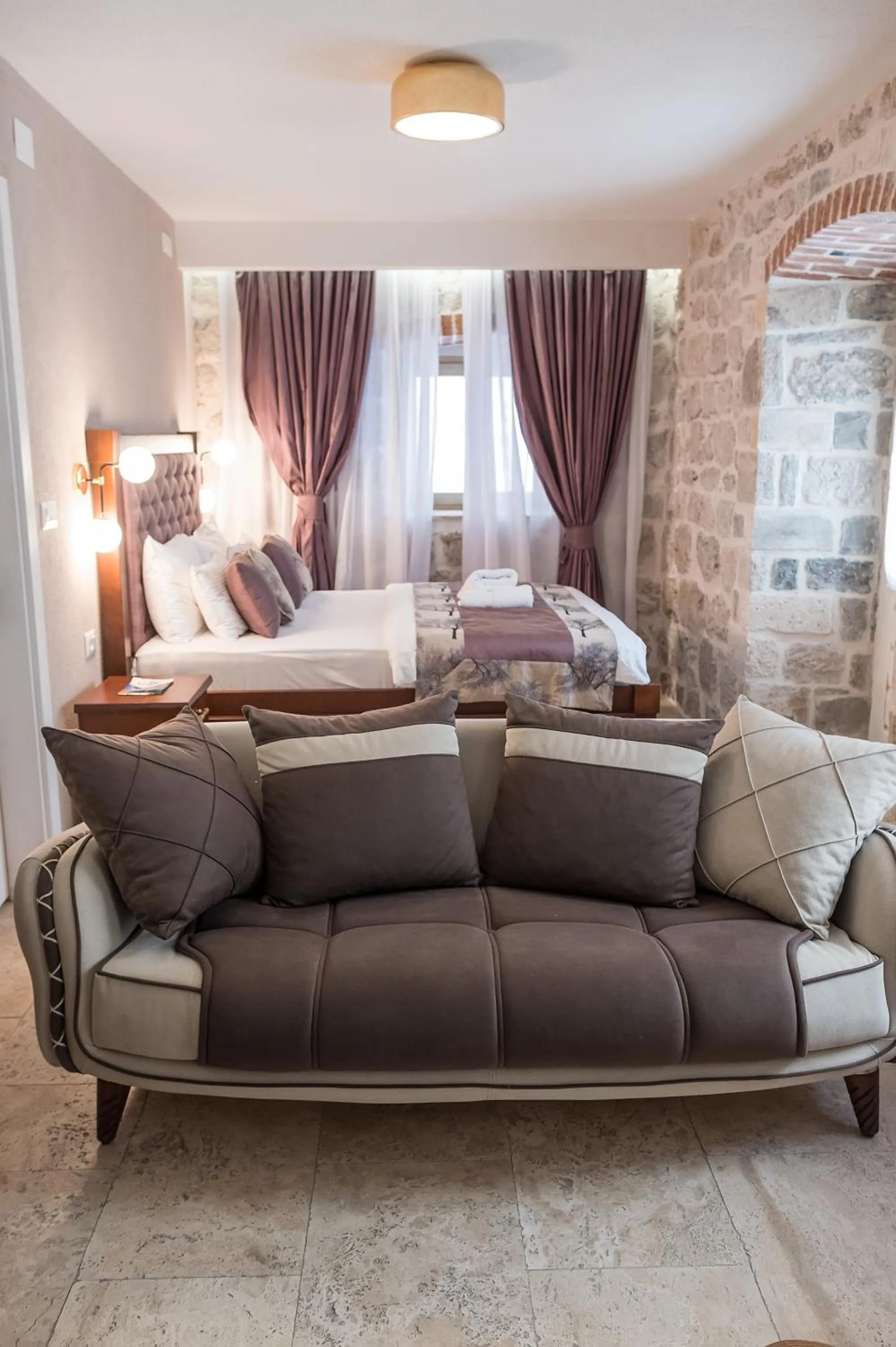 Bed in Conte Hotel & Restaurant