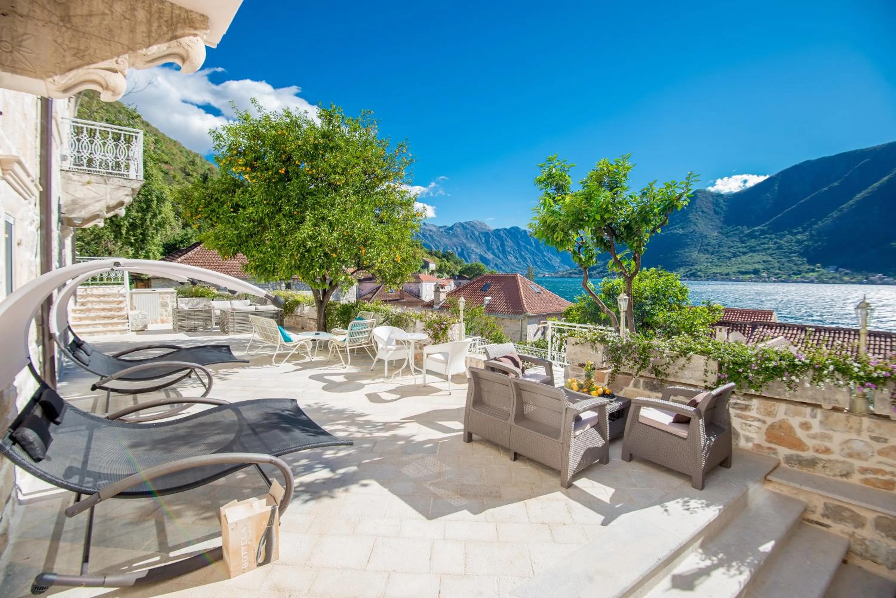 Balcony/Terrace in Conte Hotel & Restaurant