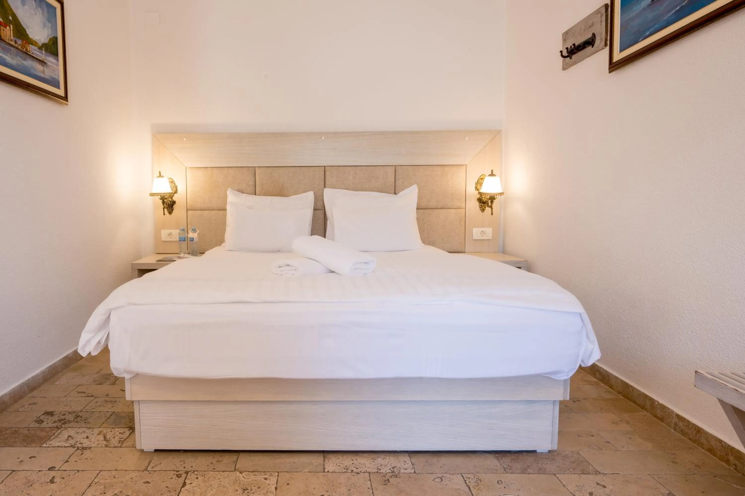 Bed in Conte Hotel & Restaurant