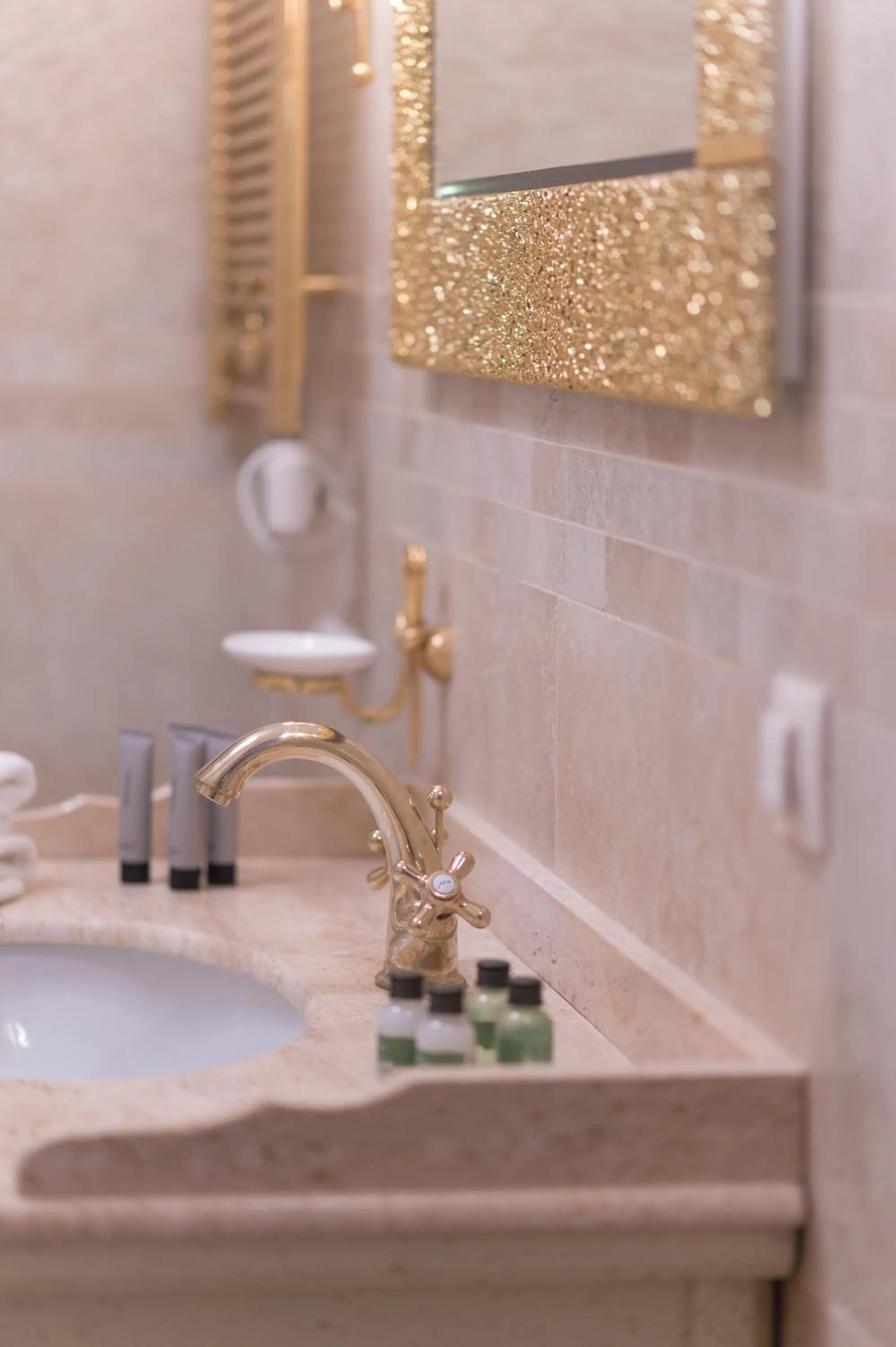 Conte Hotel & Restaurant