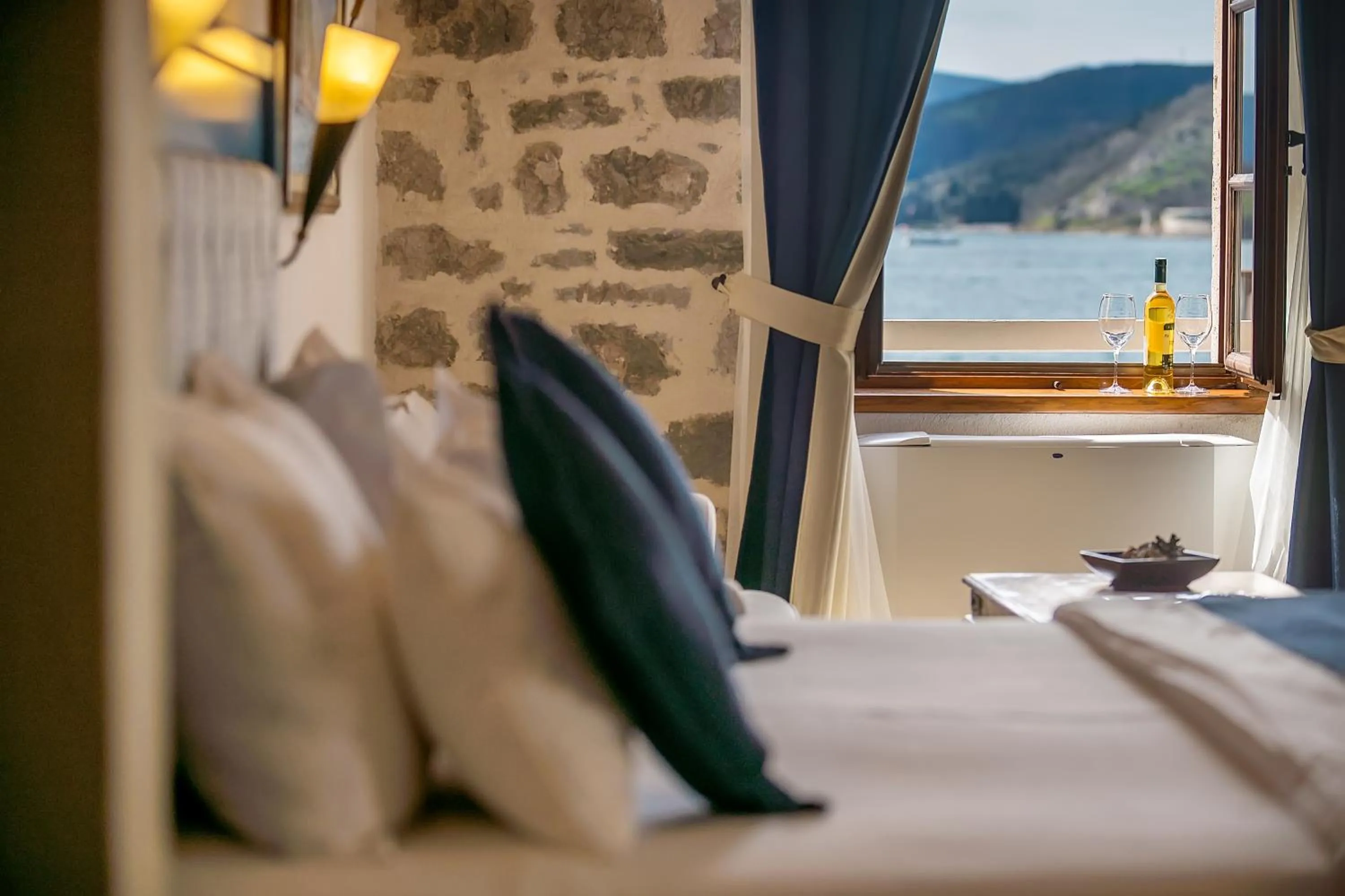 Bed in Conte Hotel & Restaurant