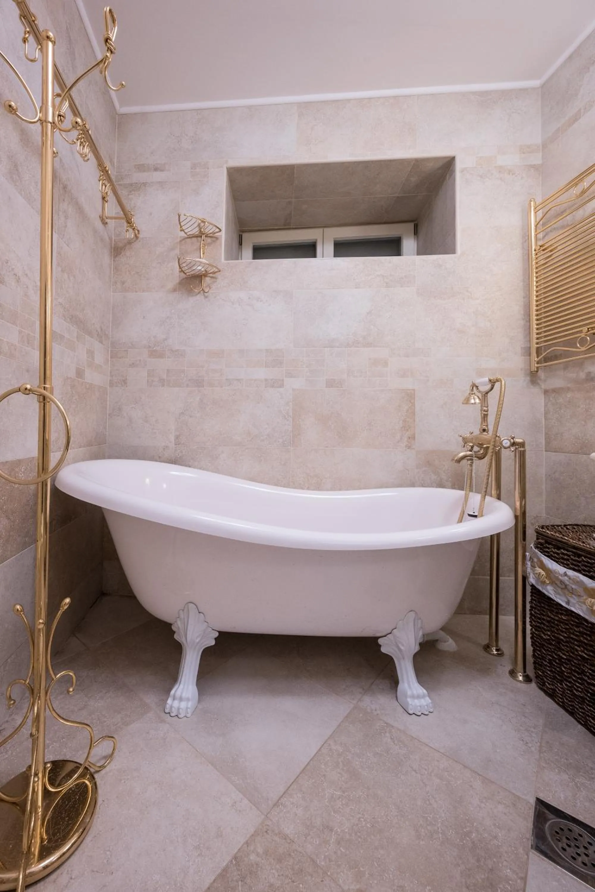 Conte Hotel & Restaurant