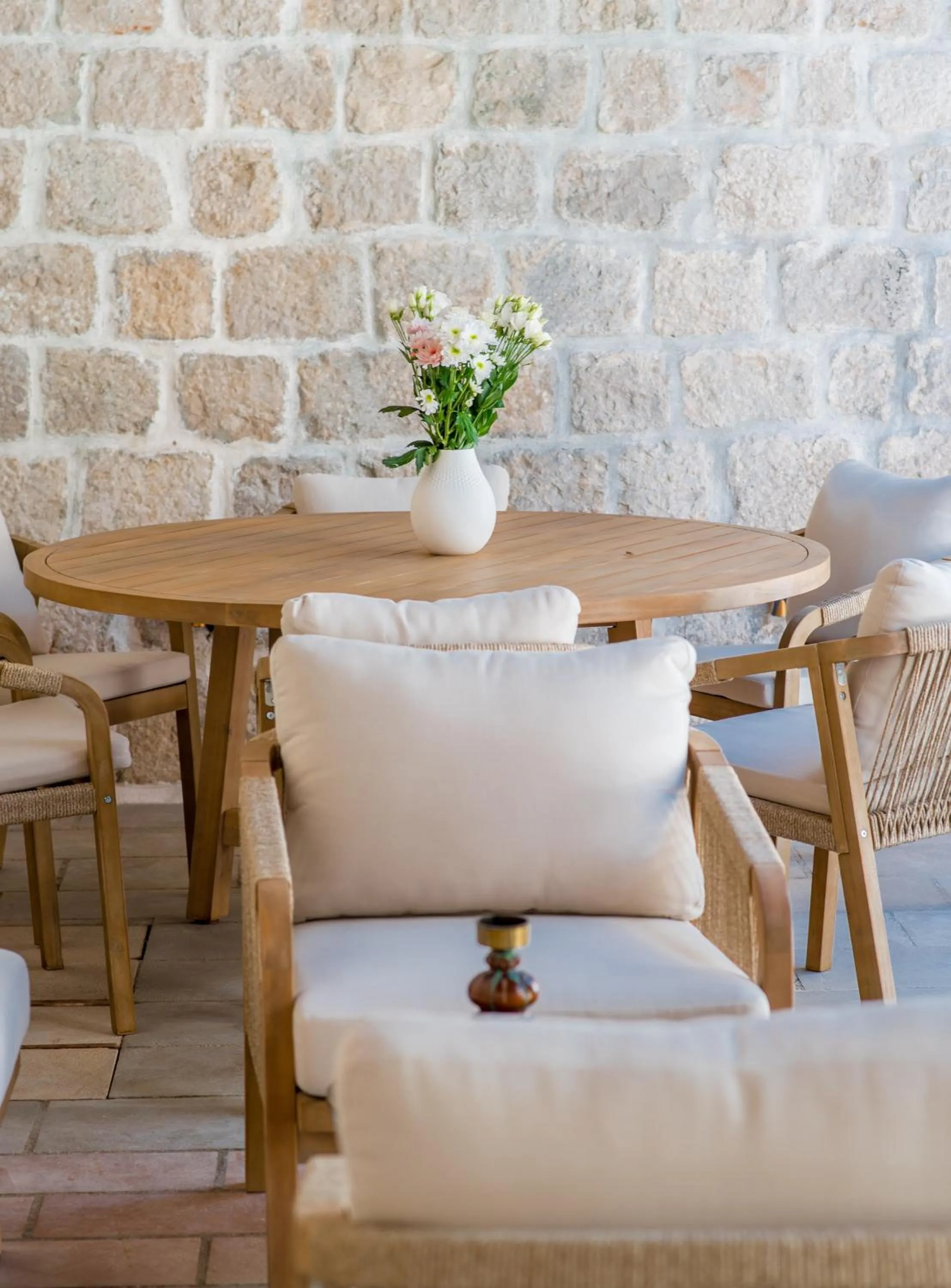 Conte Hotel & Restaurant