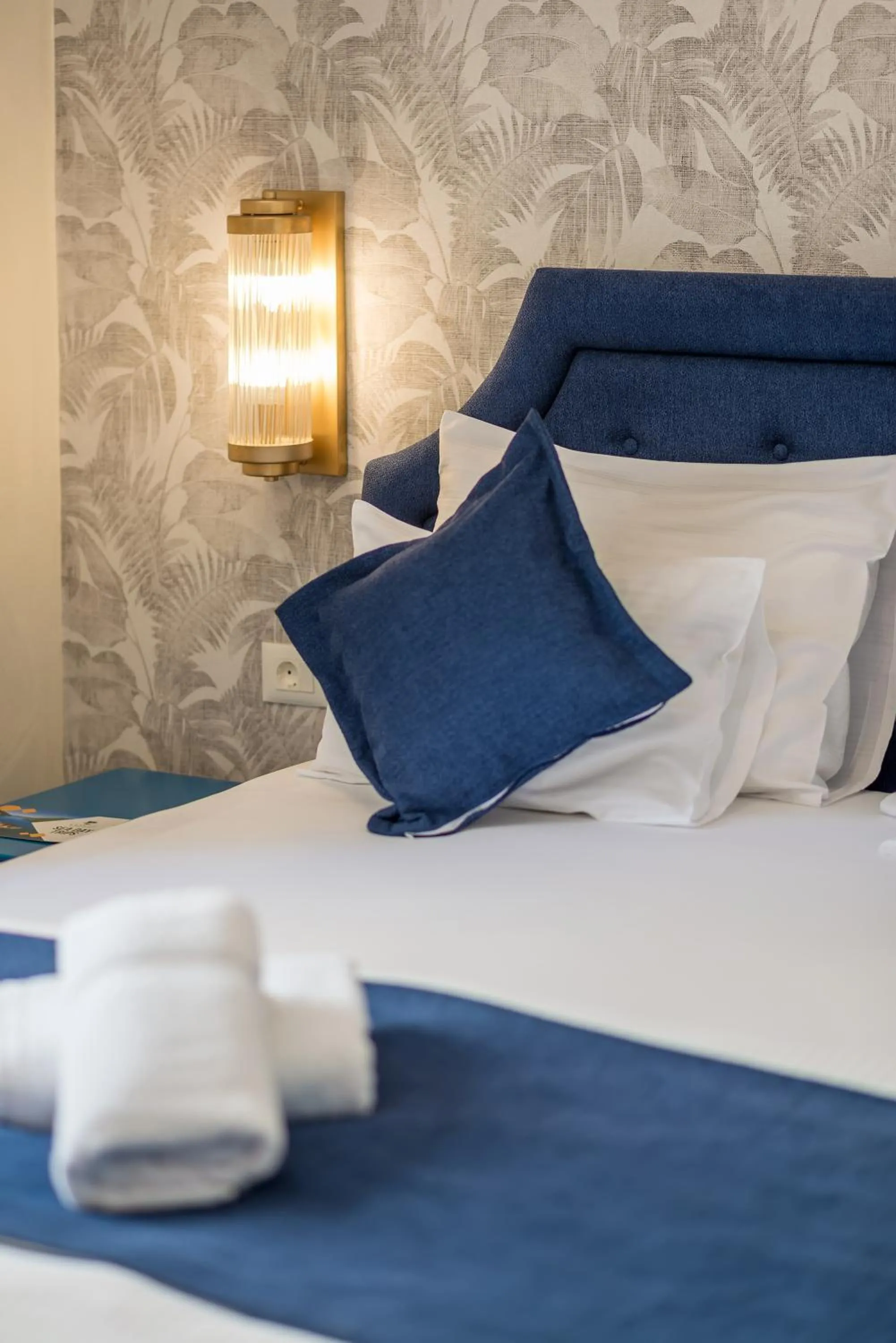 Bed in Conte Hotel & Restaurant