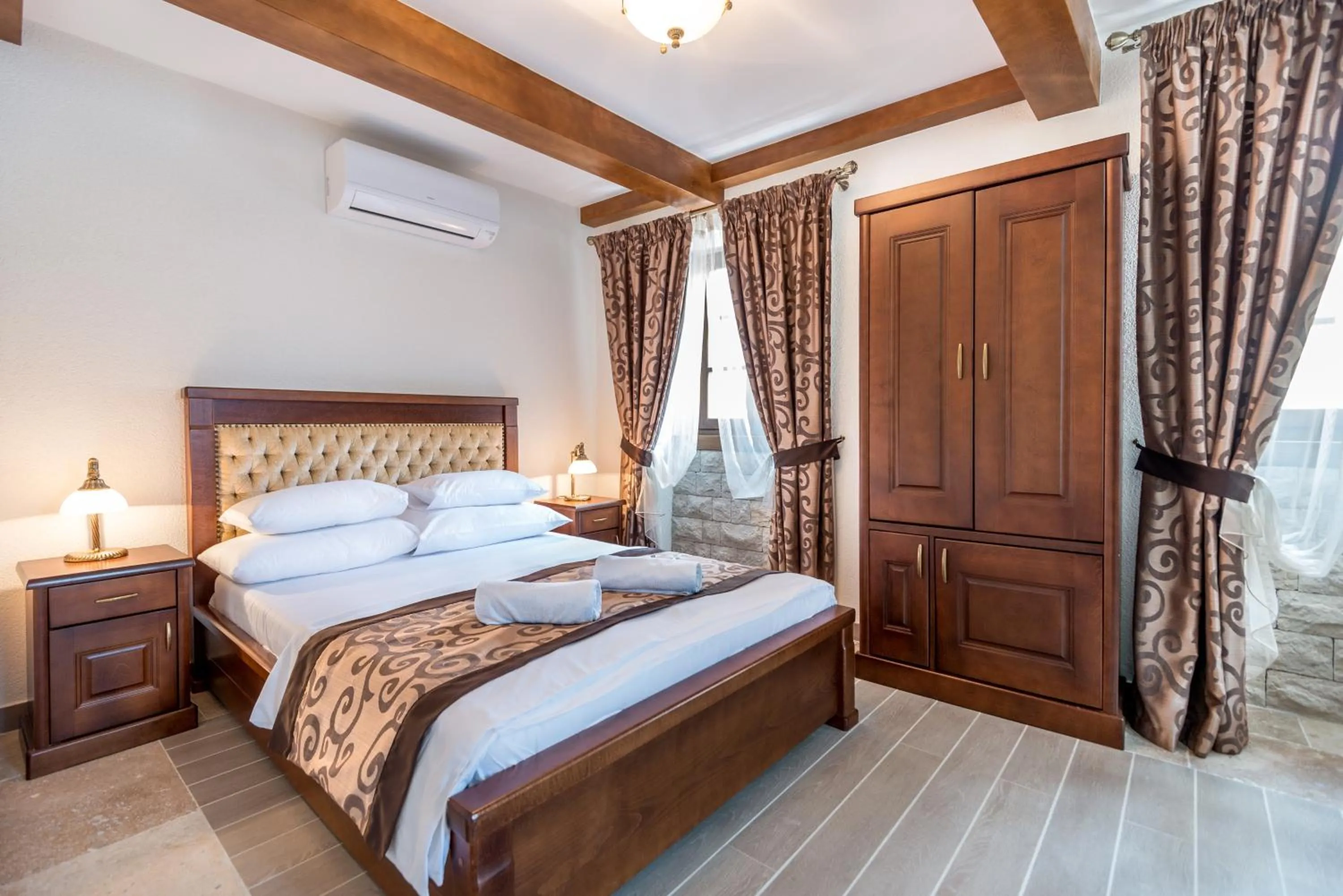 Bed in Conte Hotel & Restaurant