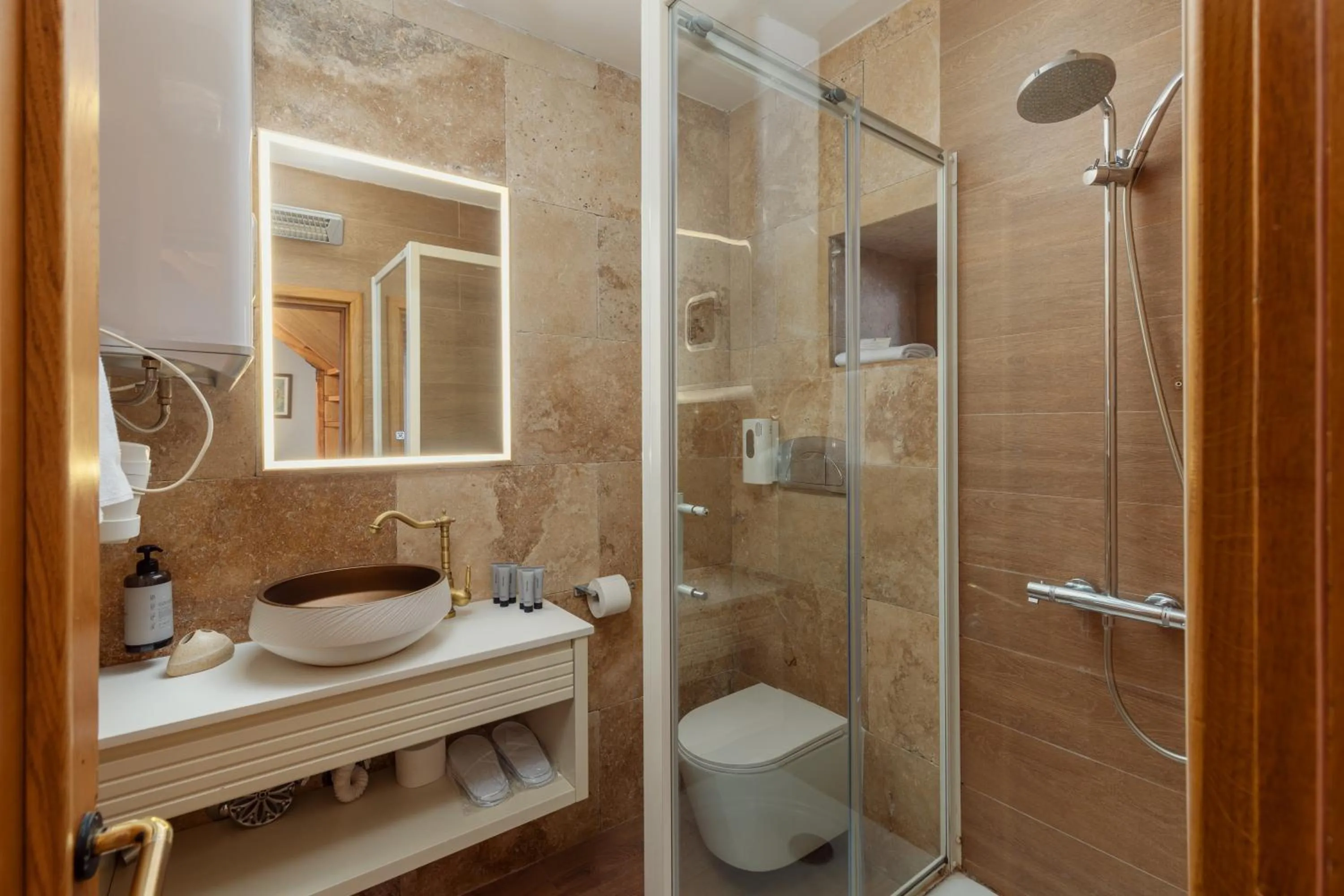 Conte Hotel & Restaurant